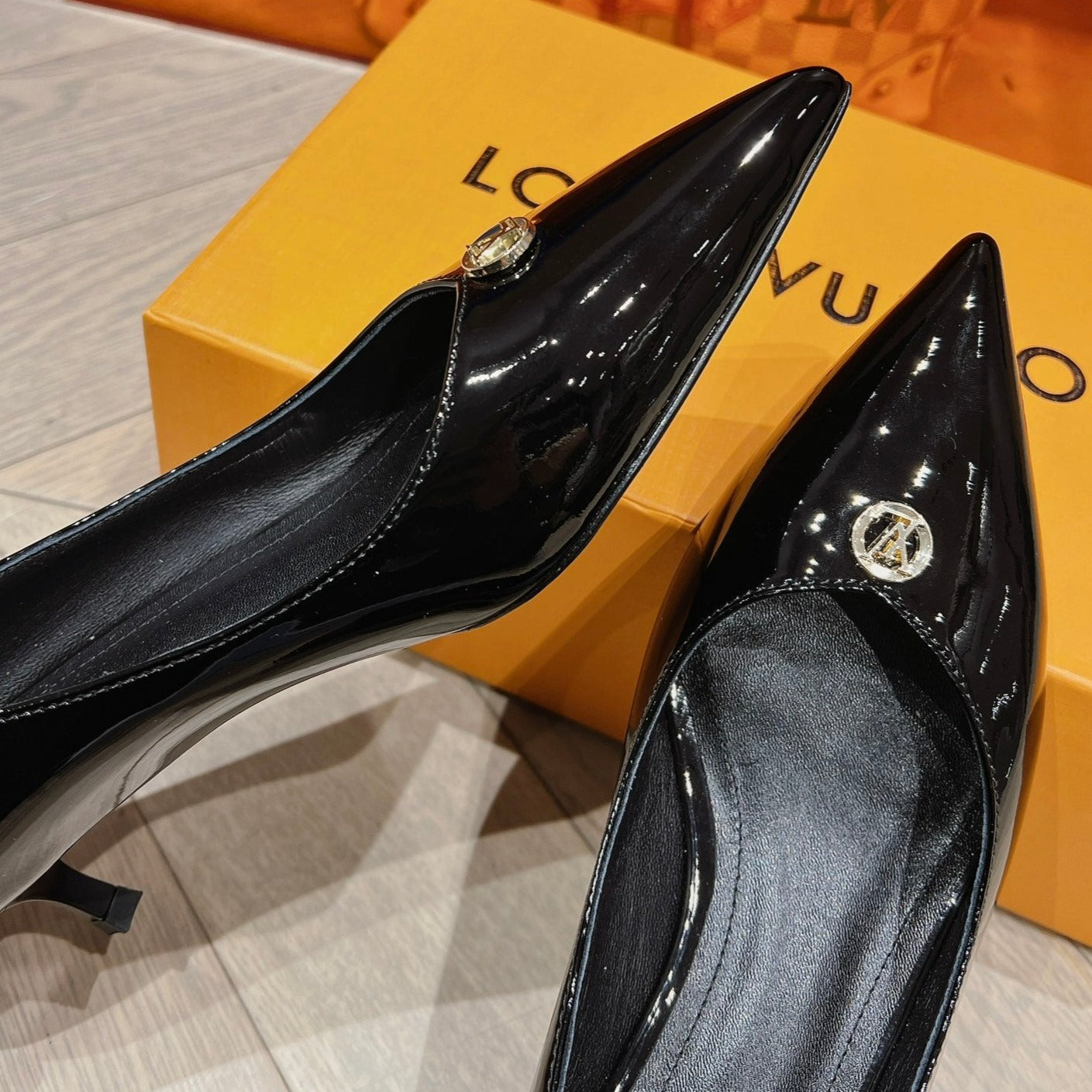 LOUIS VUITTON LV SINGLE LOW HEEL PUMP SHINY BLACK