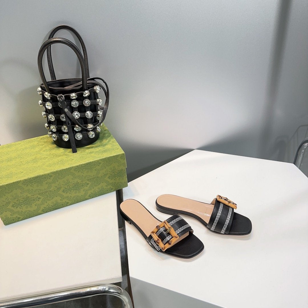 GUCCI BAMBOO BUCKLE FLAT SANDALS BLACK