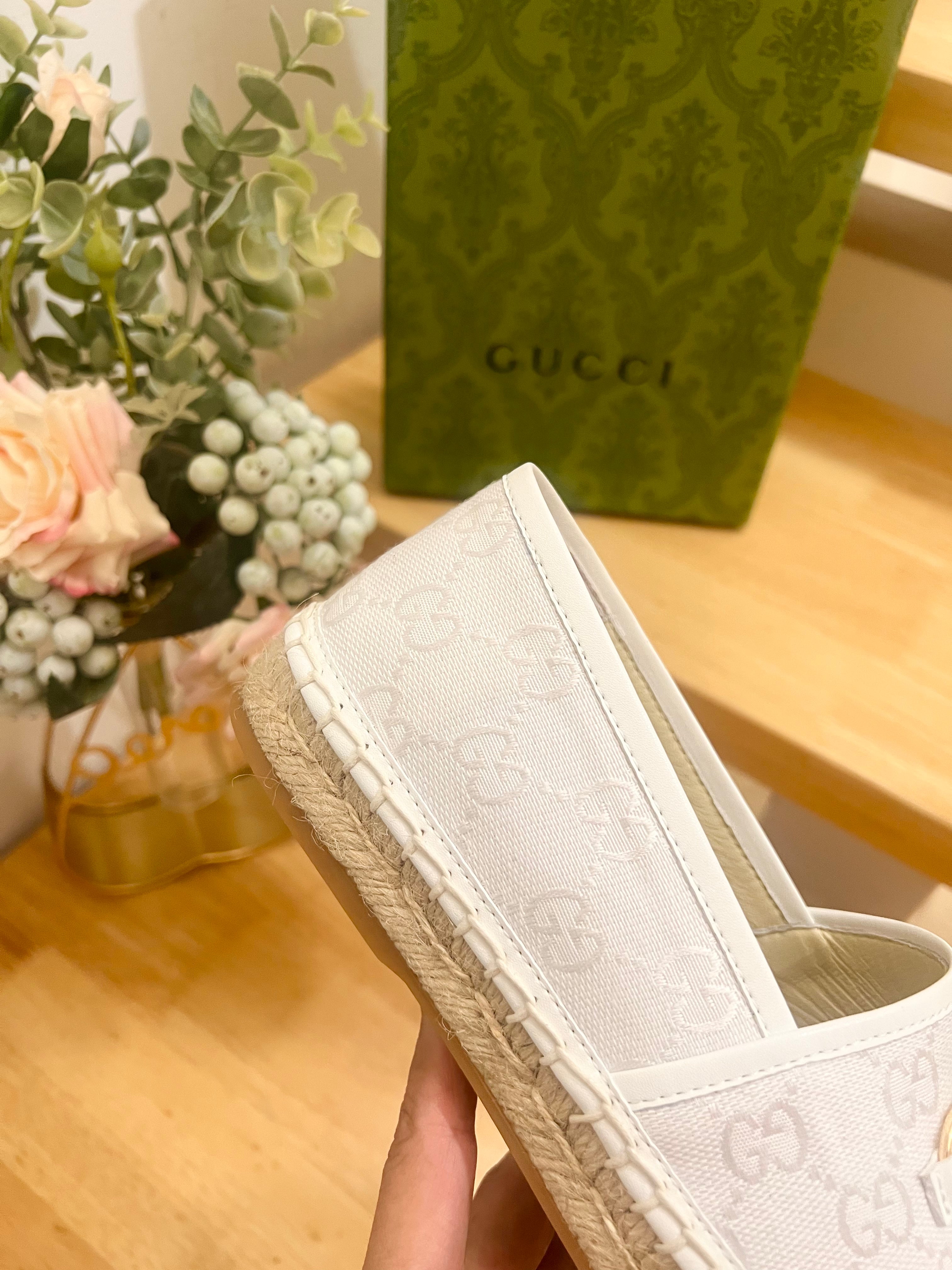GUCCI WOMEN'S ESPADRILLE WITH HORSEBIT IN WHITE CANVAS