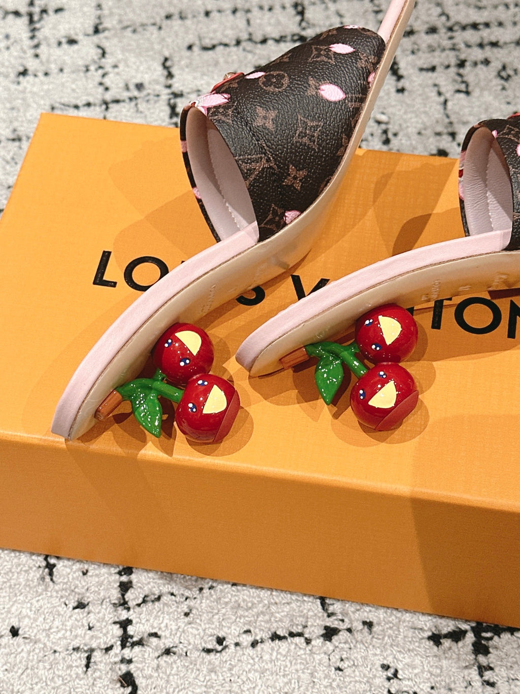 LOUIS VUITTON LV CHERRY HIGH HEELS 25S 55 MM IN DARK BROWN AND LIGHT PINK CALFSKIN STYLE 2