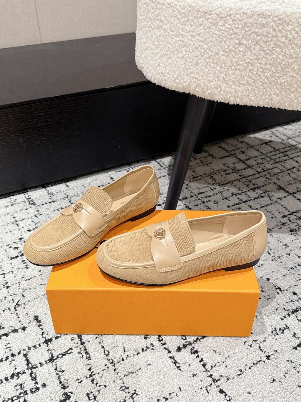 LOUIS VUITTON LV LOAFER 25S IN BEIGE SUEDE AND CALFSKIN