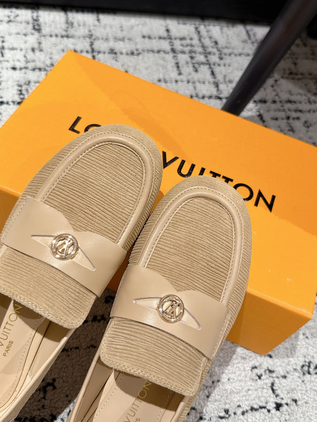 LOUIS VUITTON LV LOAFER 25S IN BEIGE SUEDE AND CALFSKIN