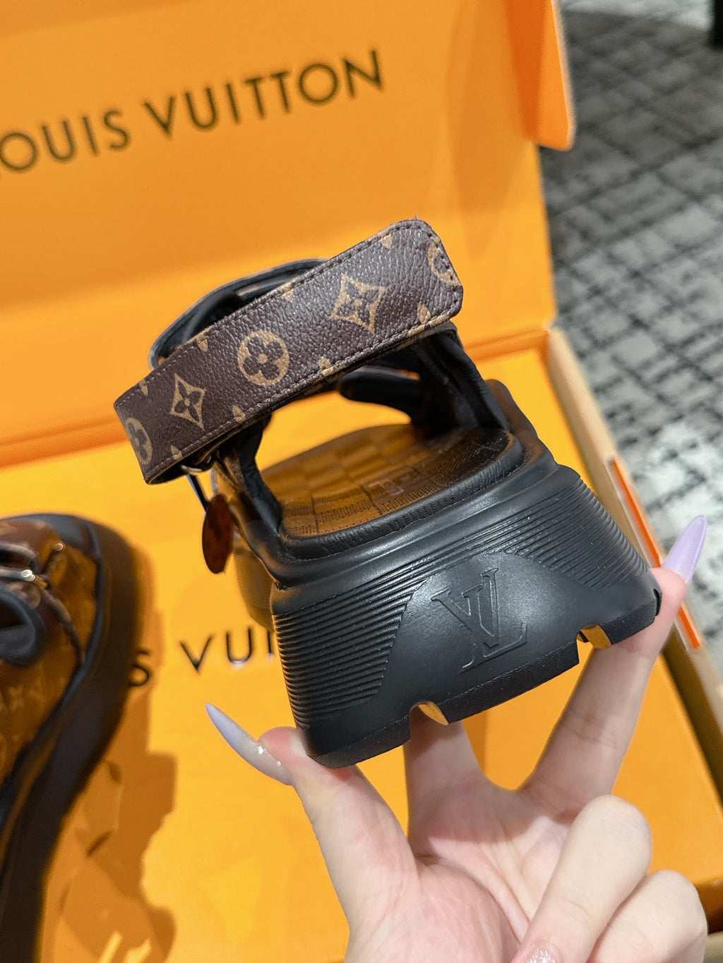 LOUIS VUITTON LV WEDGE SANDALS 25S 55 MM IN BROWN AND BLACK CALFSKIN WITH LOGO PATTERN