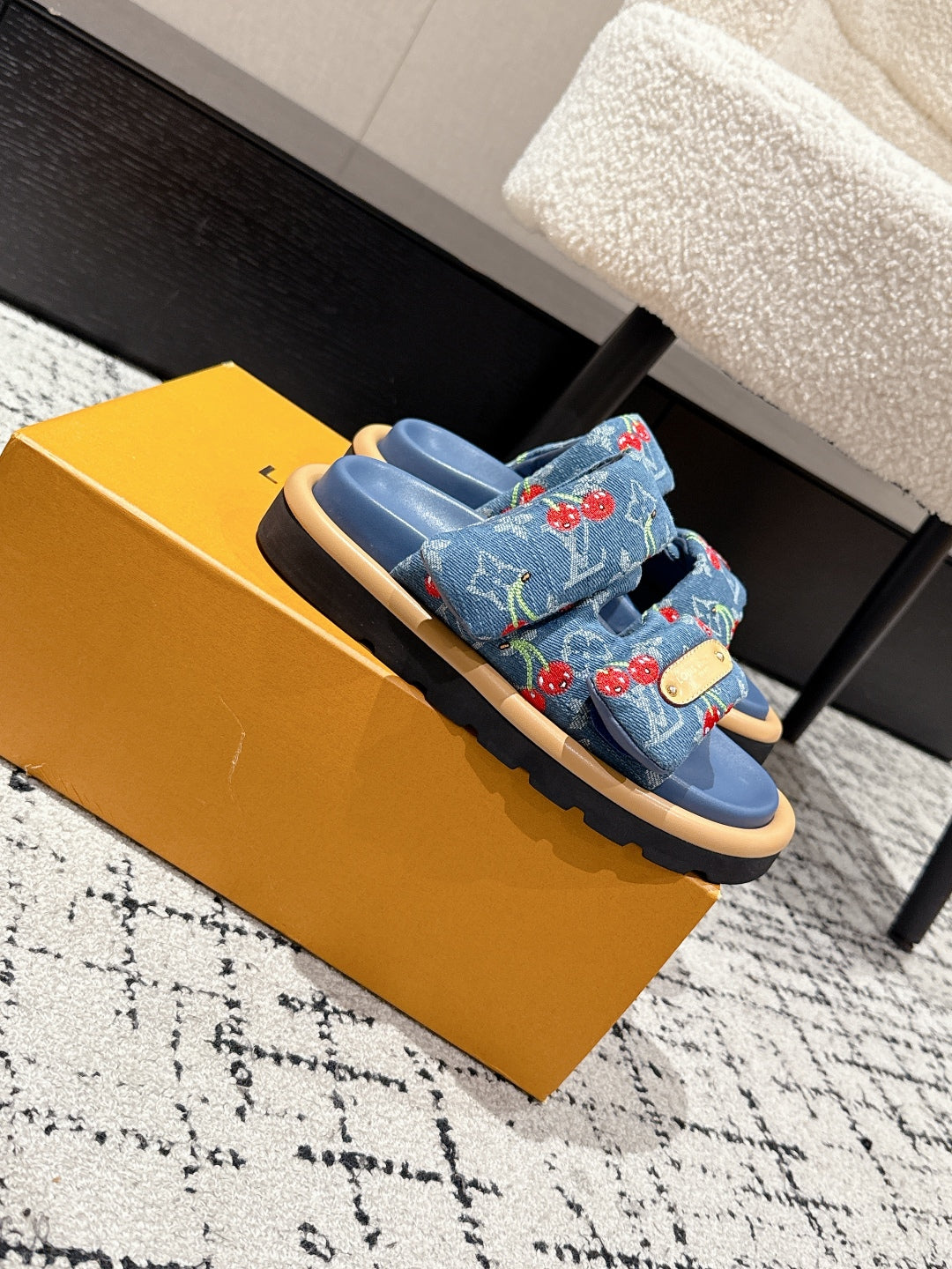 LOUIS VUITTON LV MIAMI DOUBLE-STRAP SANDALS 25S IN BLUE DENIM AND CALFSKIN