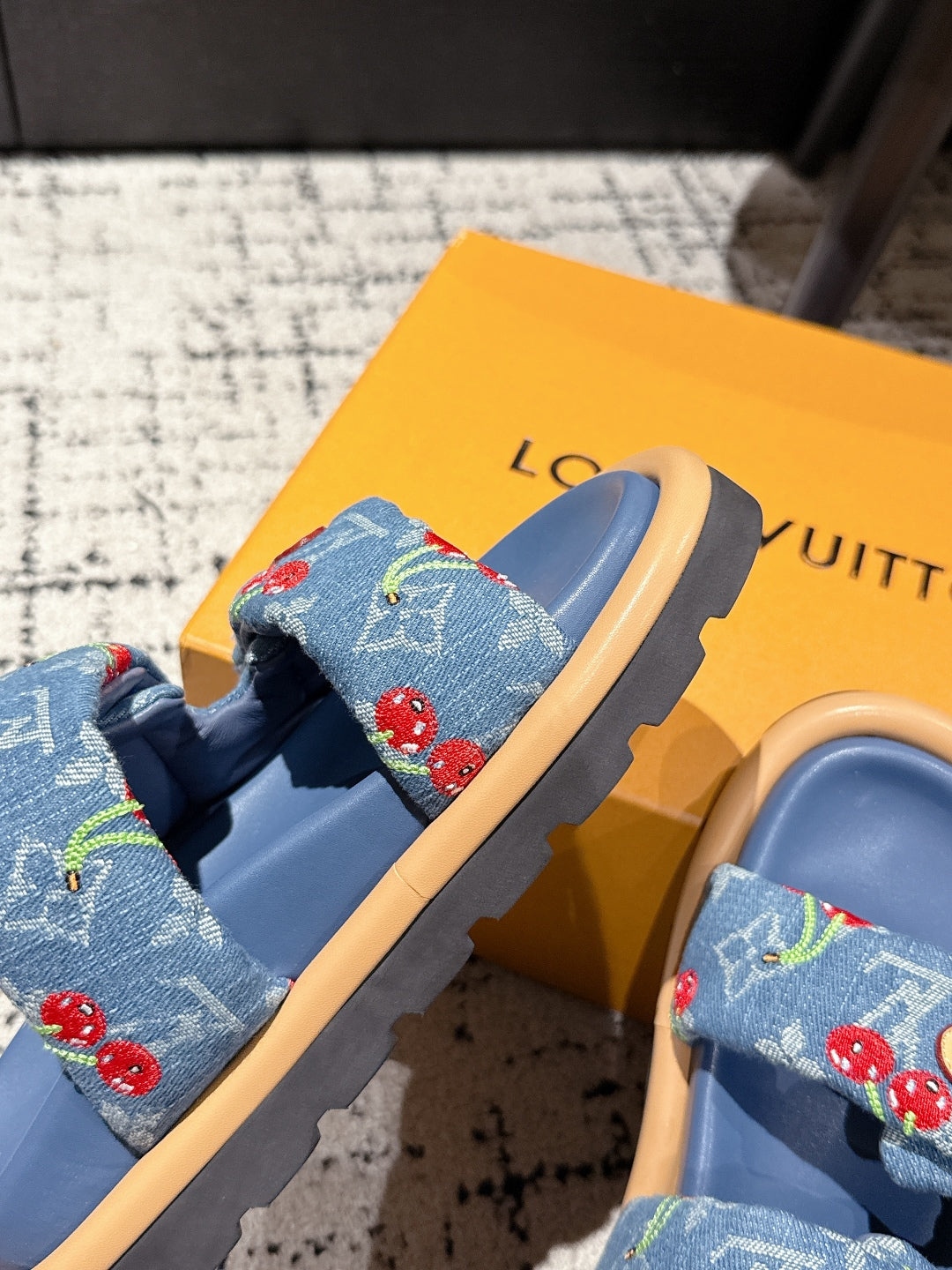 LOUIS VUITTON LV MIAMI DOUBLE-STRAP SANDALS 25S IN BLUE DENIM AND CALFSKIN