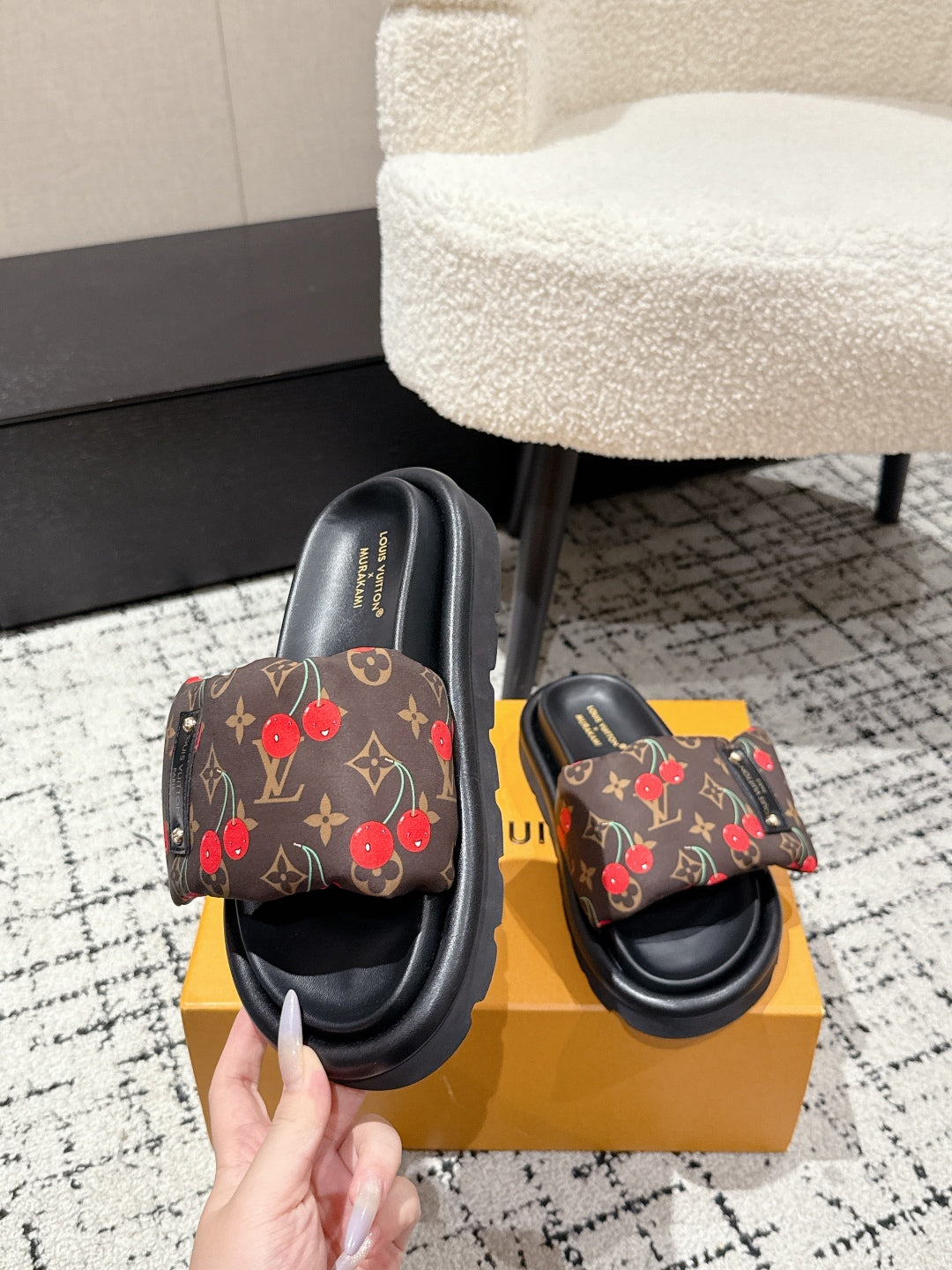 LOUIS VUITTON LV MIAMI-STYLE SANDALS 25S IN BROWN FABRIC AND BLACK CALFSKIN