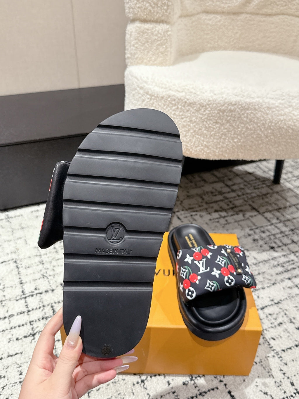 LOUIS VUITTON LV MIAMI-STYLE SANDALS 25S IN BLACK FABRIC AND CALFSKIN