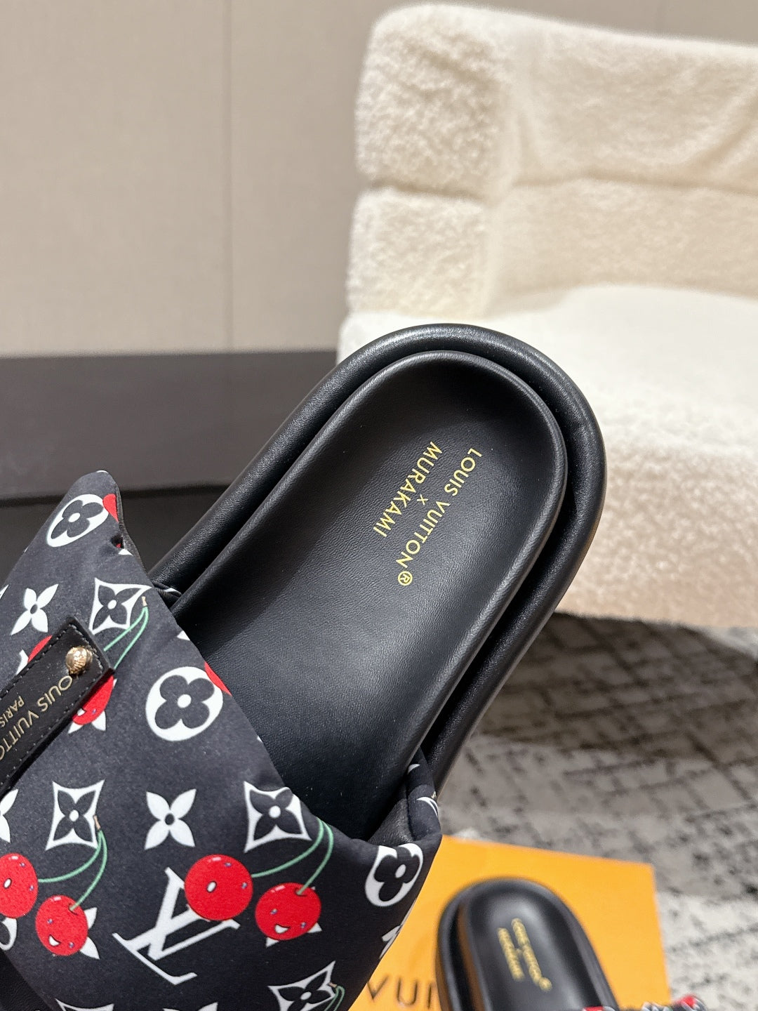 LOUIS VUITTON LV MIAMI-STYLE SANDALS 25S IN BLACK FABRIC AND CALFSKIN