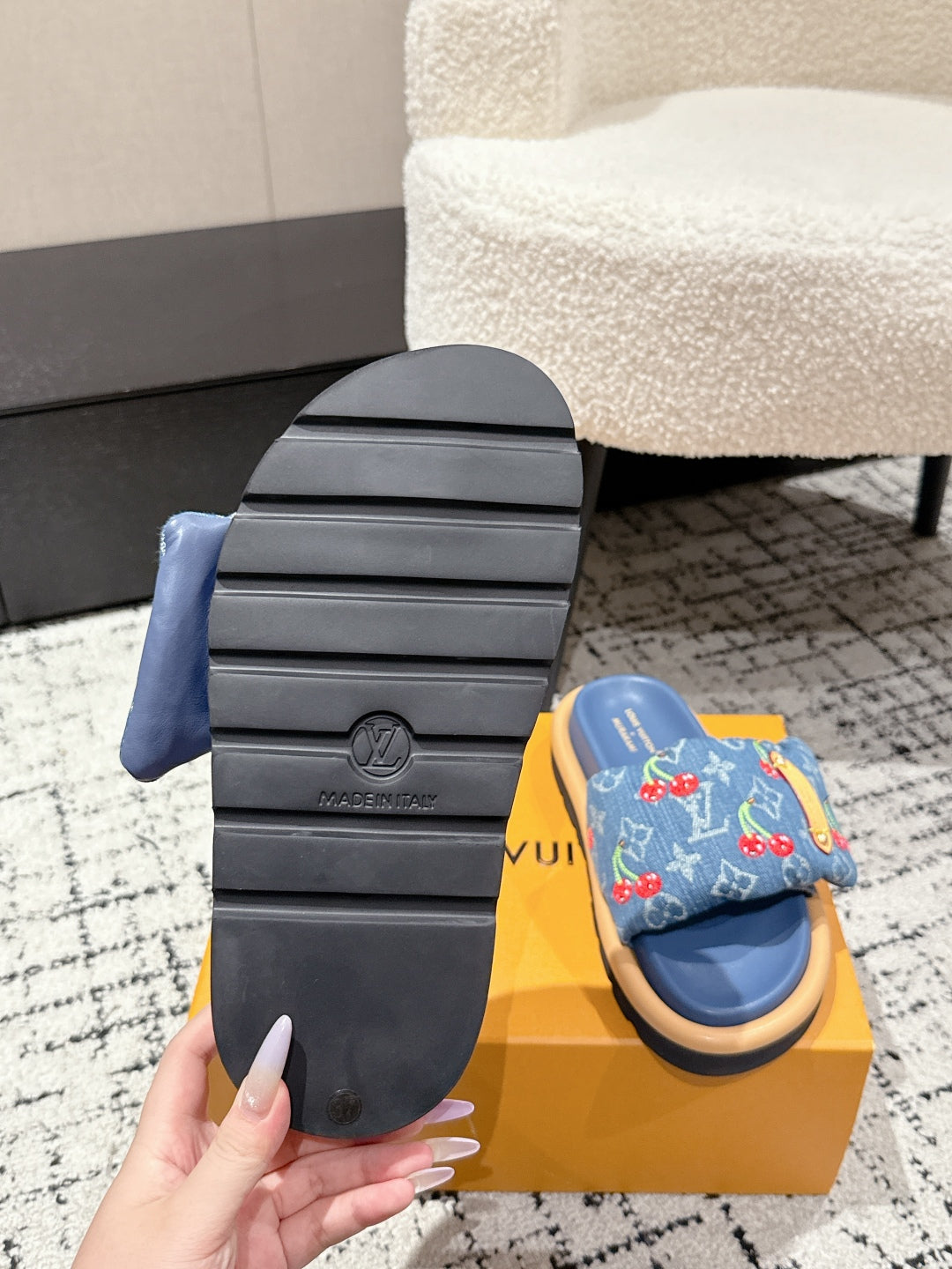 LOUIS VUITTON LV MIAMI-STYLE SANDALS 25S IN BLUE DENIM AND CALFSKIN