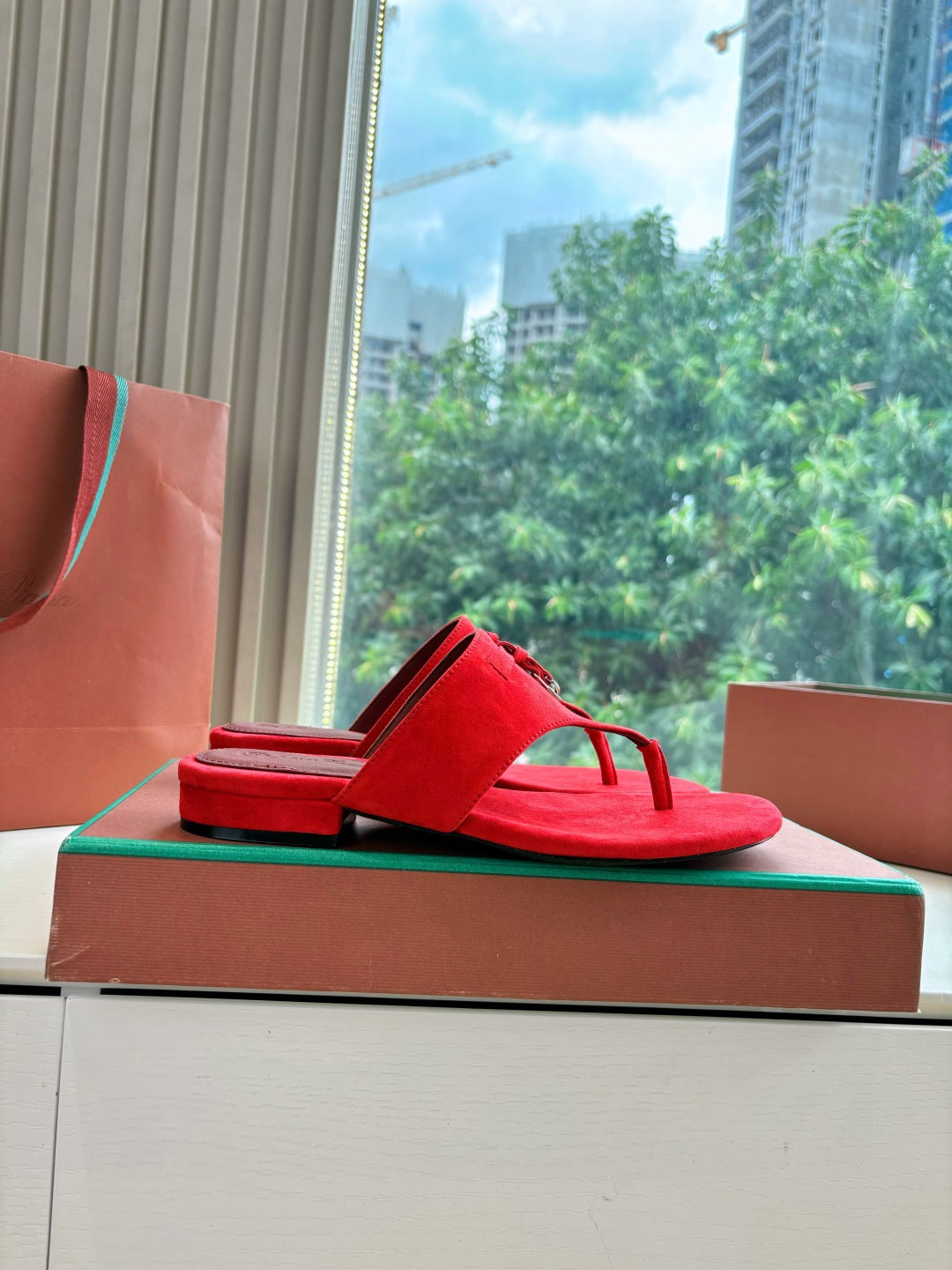 LP THONG SANDALS 25S IN RED SUEDE