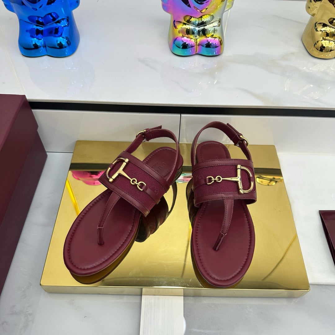GUCCI FLAT THONG SANDALS WITH ANKLE STRAP IN RED LAMBSKIN AND FABRIC