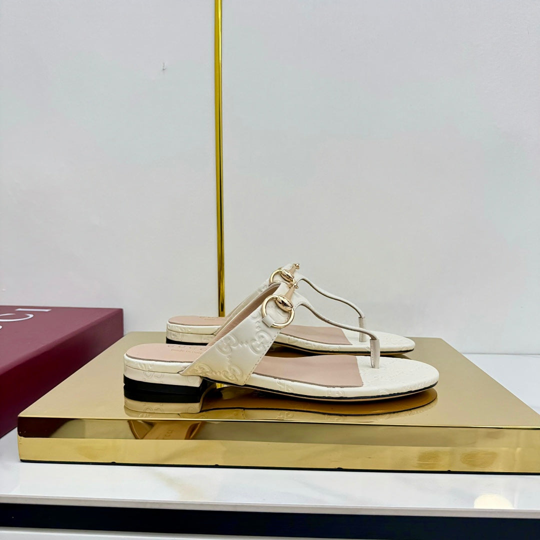 GUCCI THONG SANDALS 25S IN WHITE LAMBSKIN WITH GOLD HARDWARE