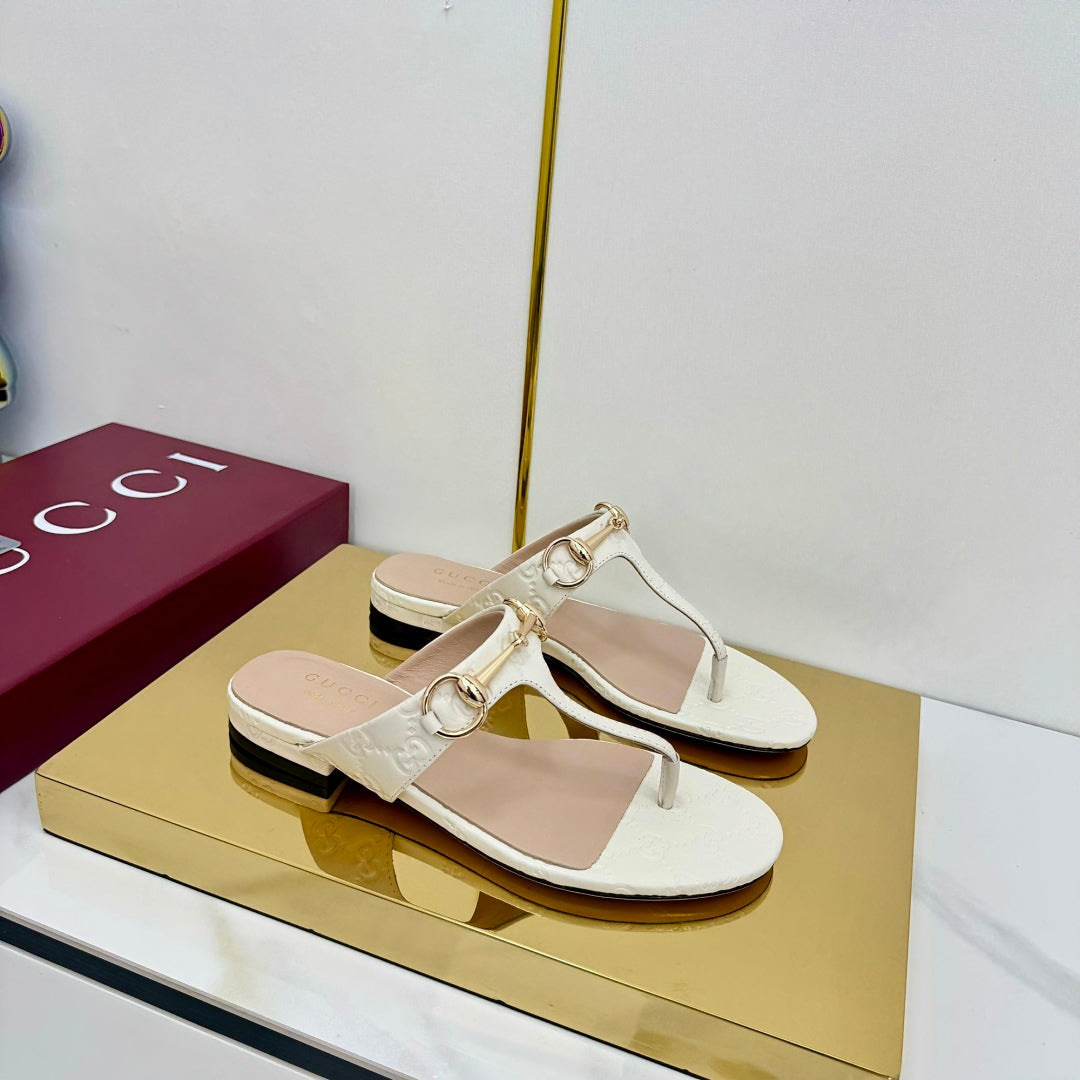 GUCCI THONG SANDALS 25S IN WHITE LAMBSKIN WITH GOLD HARDWARE