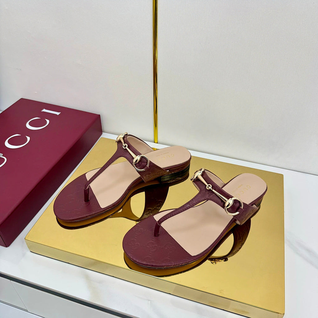 GUCCI THONG SANDALS IN RED LAMBSKIN PRINTED LOGO WITH GOLD HARDWARE