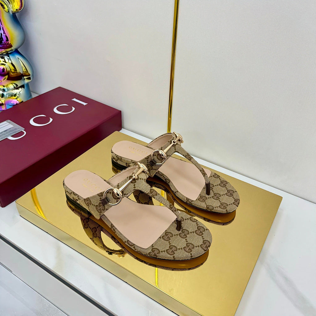 GUCCI THONG SANDALS IN DARK BEIGE FABRIC PRINTED LOGO WITH GOLD HARDWARE