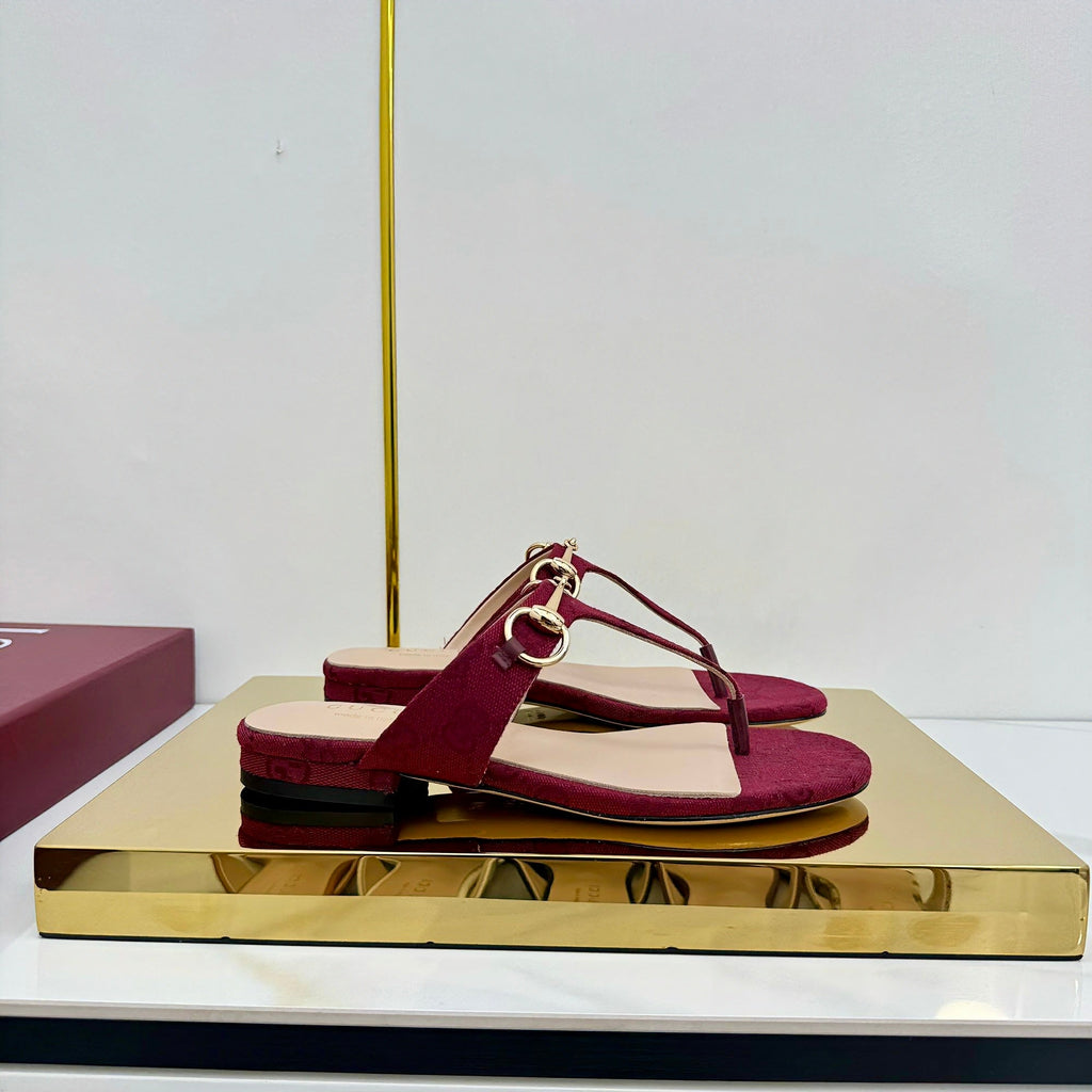GUCCI THONG SANDALS IN RED FABRIC PRINTED LOGO WITH GOLD HARDWARE