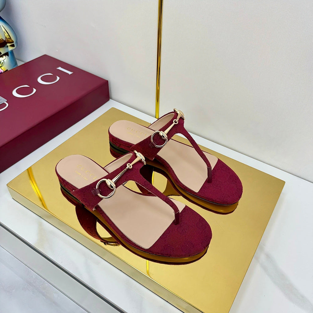 GUCCI THONG SANDALS IN RED FABRIC PRINTED LOGO WITH GOLD HARDWARE