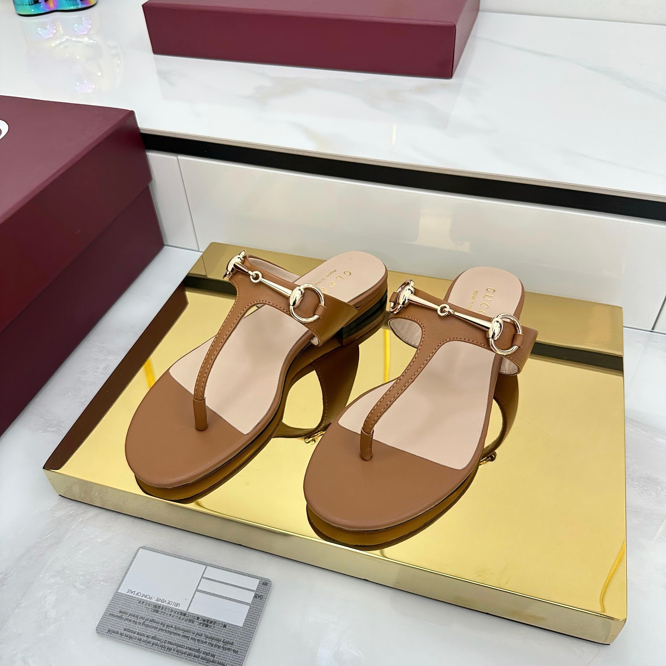 GUCCI THONG SANDALS IN BROWN LAMBSKIN WITH GOLD HARDWARE