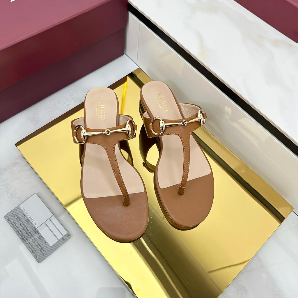 GUCCI THONG SANDALS IN BROWN LAMBSKIN WITH GOLD HARDWARE