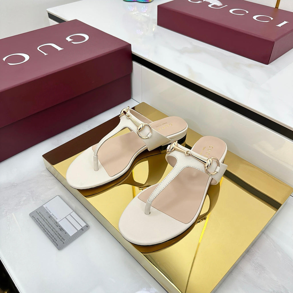 GUCCI THONG SANDALS IN CREAM WHITE LAMBSKIN WITH GOLD HARDWARE