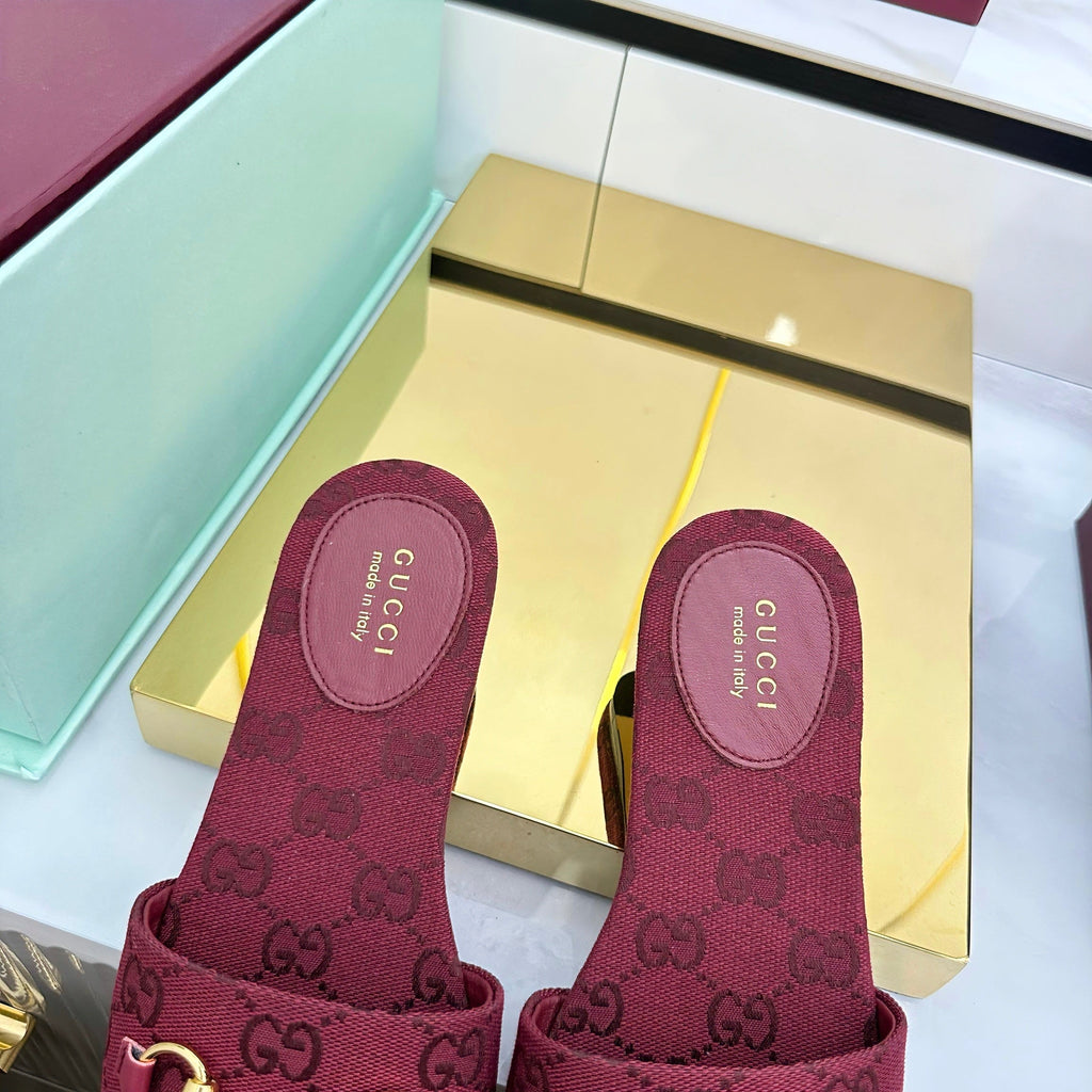 GUCCI SLIDES IN RED WITH GOLD HARDWARE