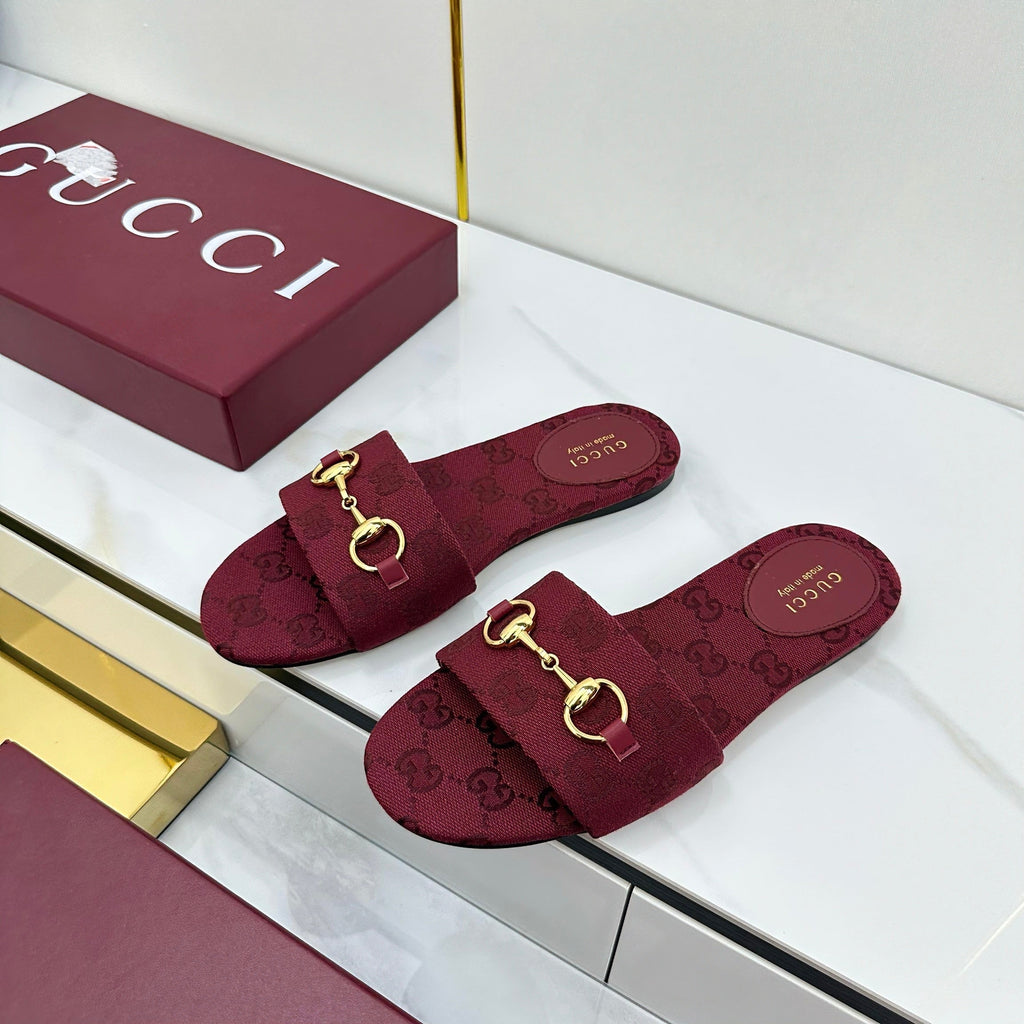 GUCCI SLIDES IN RED WITH GOLD HARDWARE