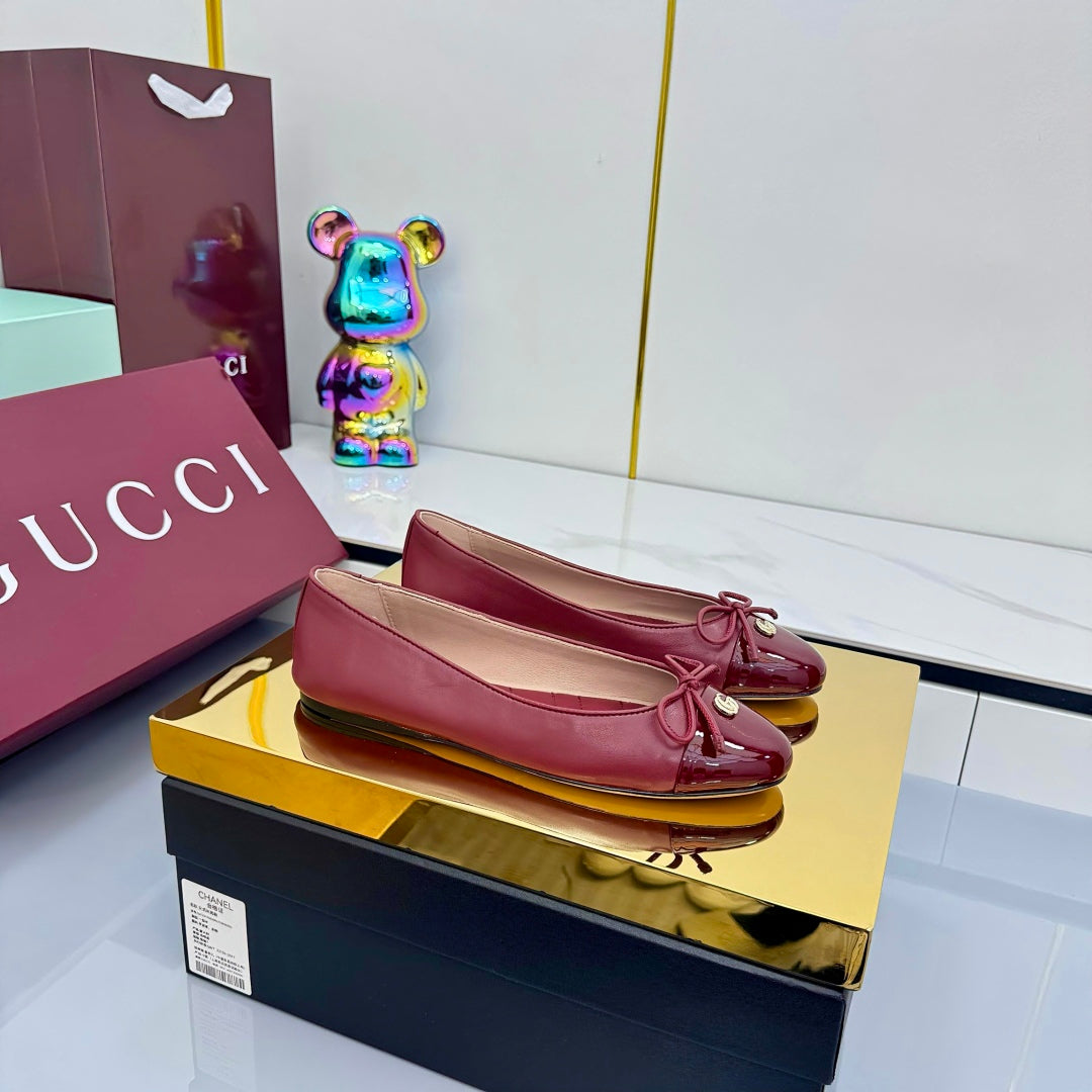 GUCCI BALLET FLATS 25S IN RED LAMBSKIN MIX GLOSSY LEATHER WITH BOW
