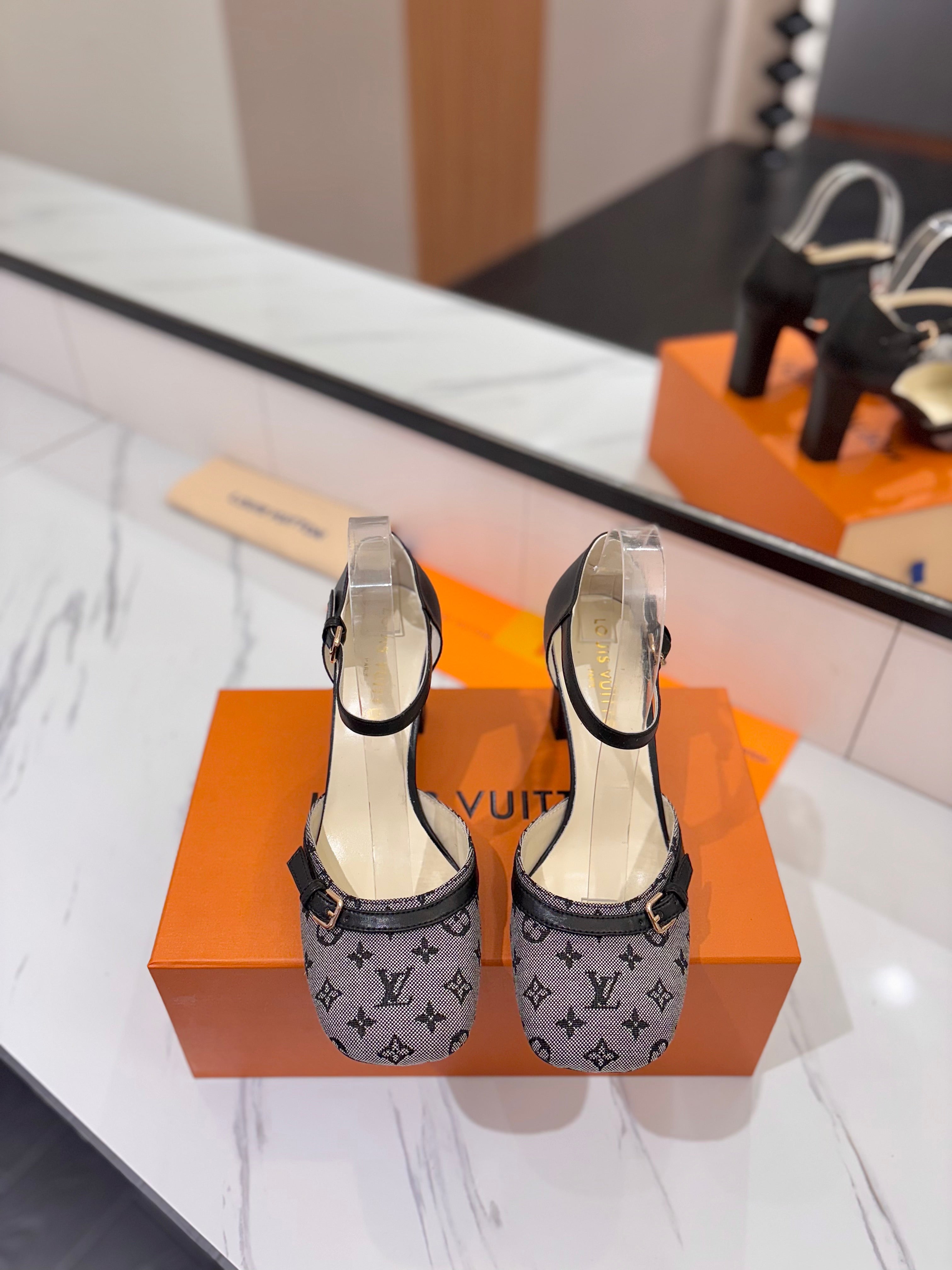 LOUIS VUITTON HIGH SANDALS 8 CM IN COOL GRAY MONOGRAM DENIM AND BLACK CALFSKIN