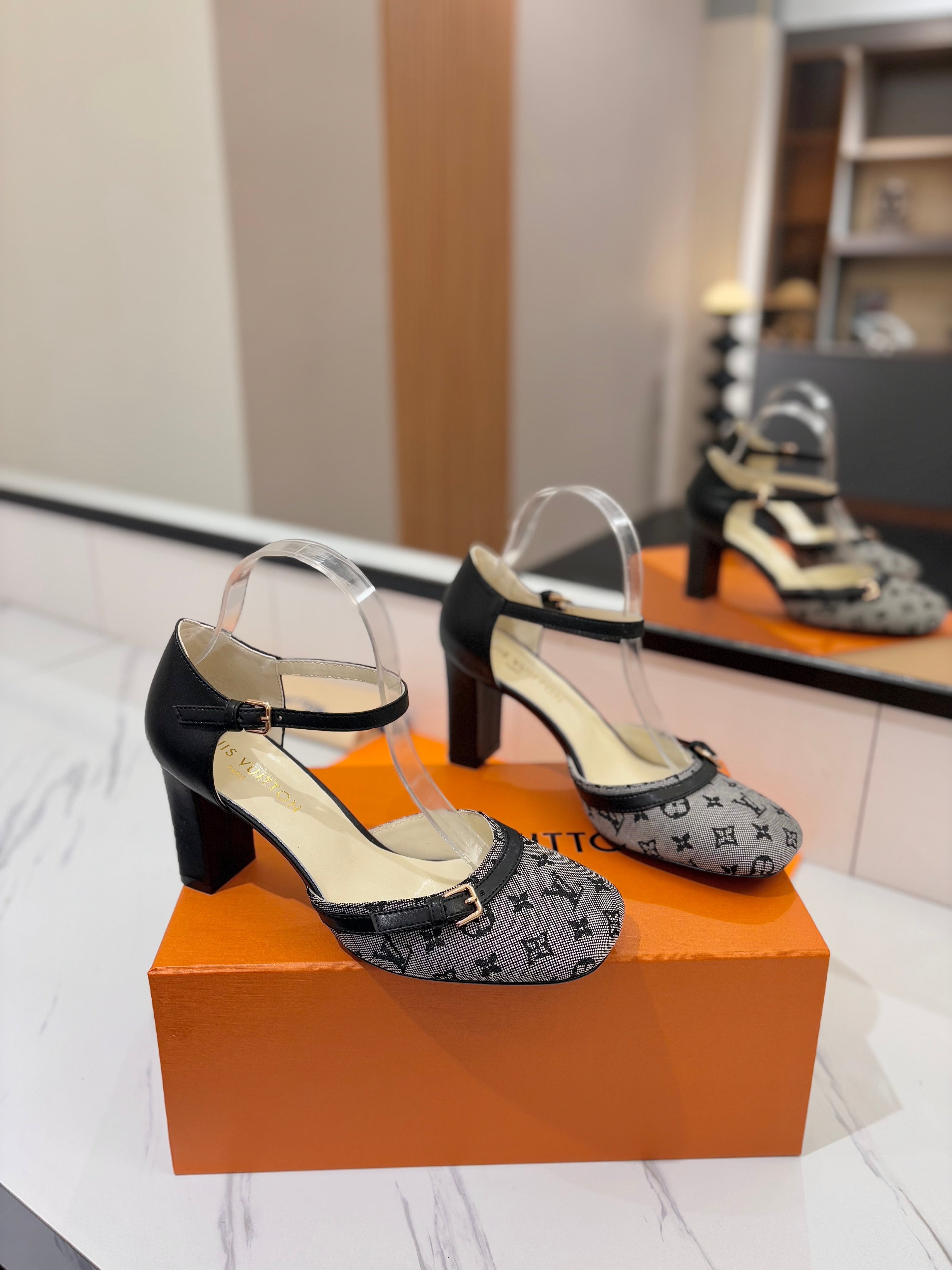 LOUIS VUITTON HIGH SANDALS 8 CM IN COOL GRAY MONOGRAM DENIM AND BLACK CALFSKIN