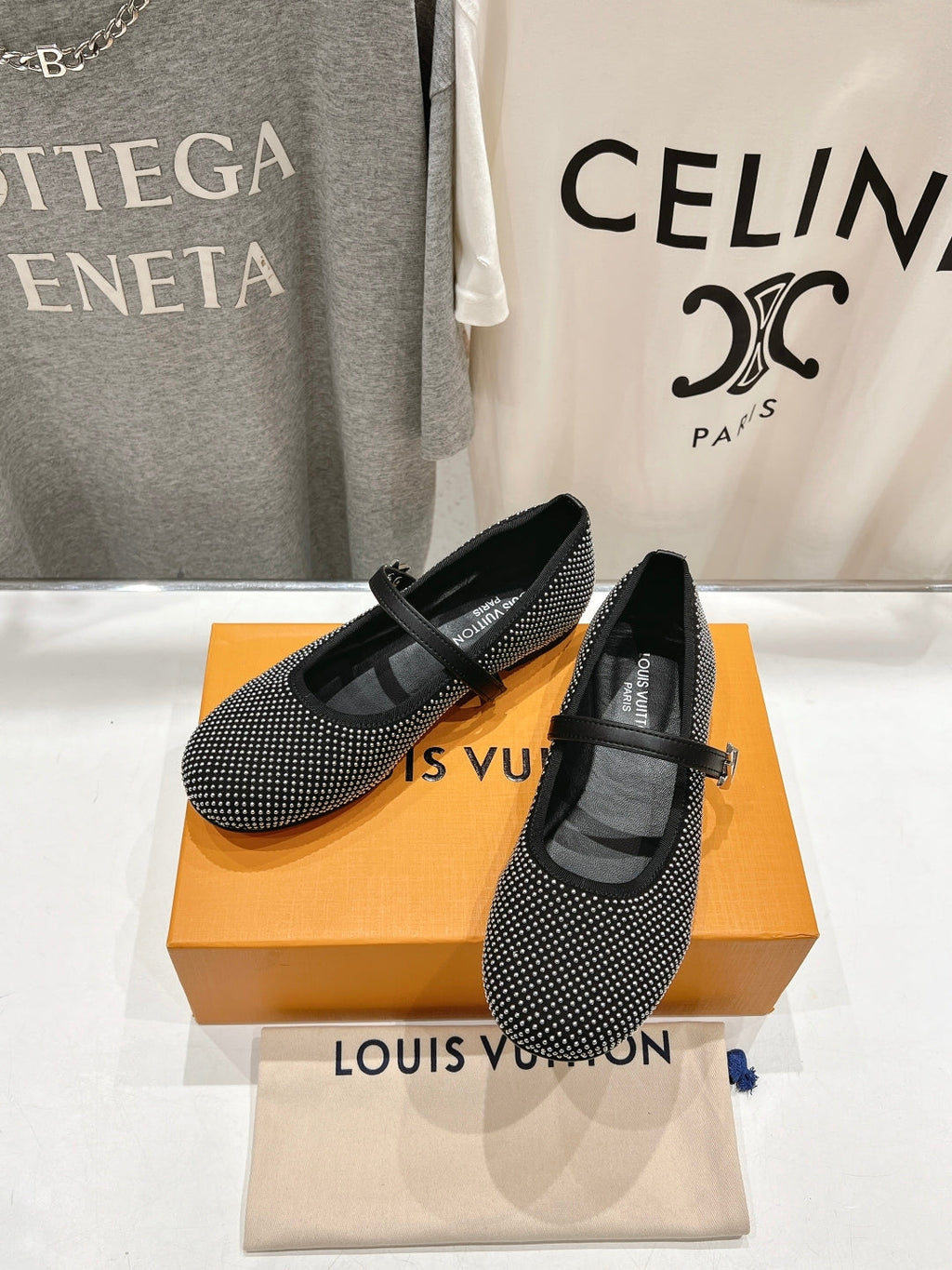 LOUIS VUITTON ROMY FLAT BALLERINA IN BLACK LAMBSKIN EMBELLISHED SILVER-TONED STUDS