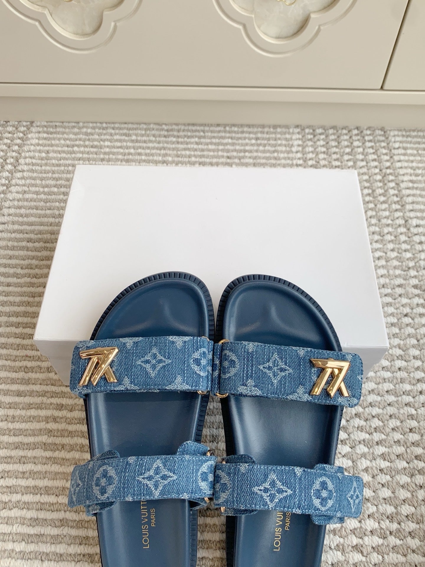 LOUIS VUITTON LV TWO-STRAP SANDALS 25S IN BLUE DENIM AND CALFSKIN WITH GOLD HARDWARE