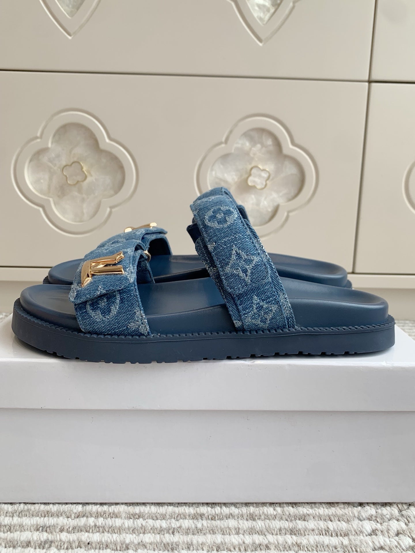LOUIS VUITTON LV TWO-STRAP SANDALS 25S IN BLUE DENIM AND CALFSKIN WITH GOLD HARDWARE