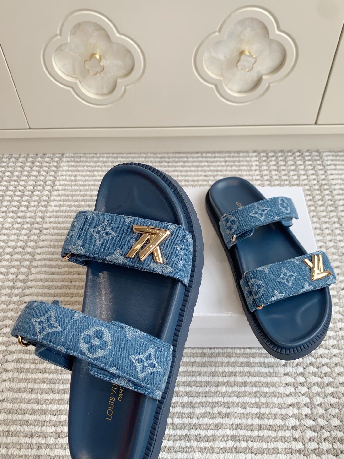 LOUIS VUITTON LV TWO-STRAP SANDALS 25S IN BLUE DENIM AND CALFSKIN WITH GOLD HARDWARE