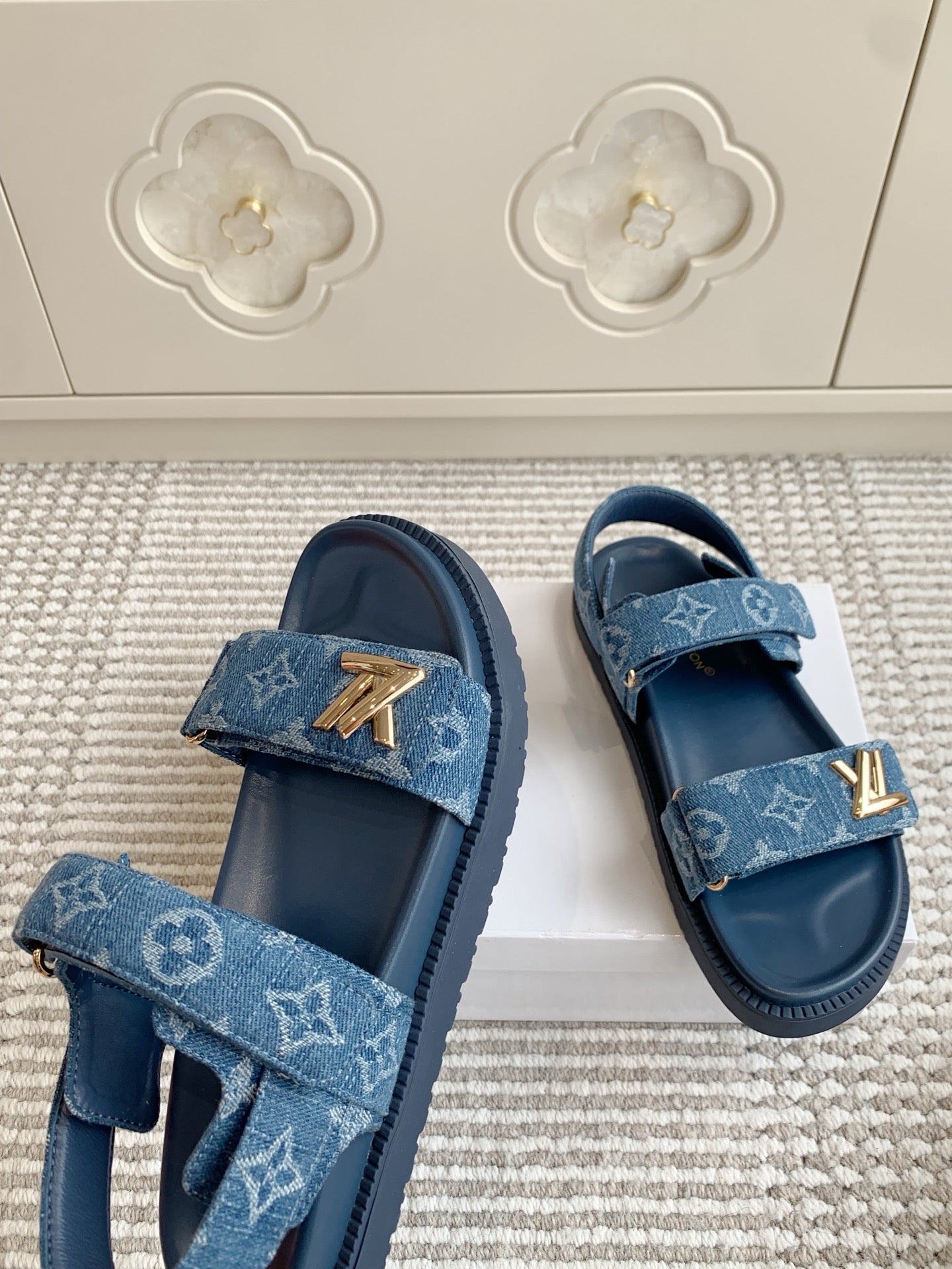 LOUIS VUITTON LV SANDALS 25S IN BLUE DENIM AND CALFSKIN WITH GOLD HARDWARE