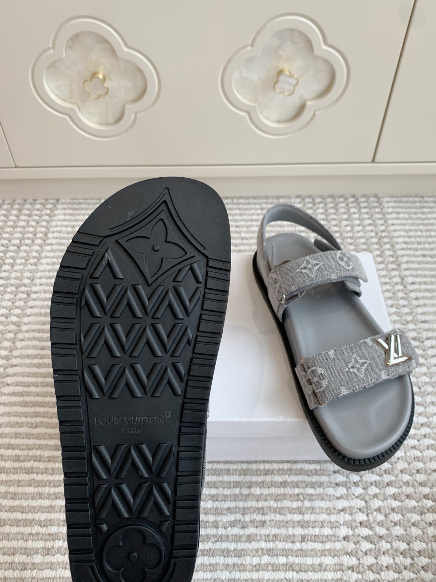 LOUIS VUITTON LV SANDALS 25S IN GREY DENIM AND CALFSKIN WITH SILVER HARDWARE