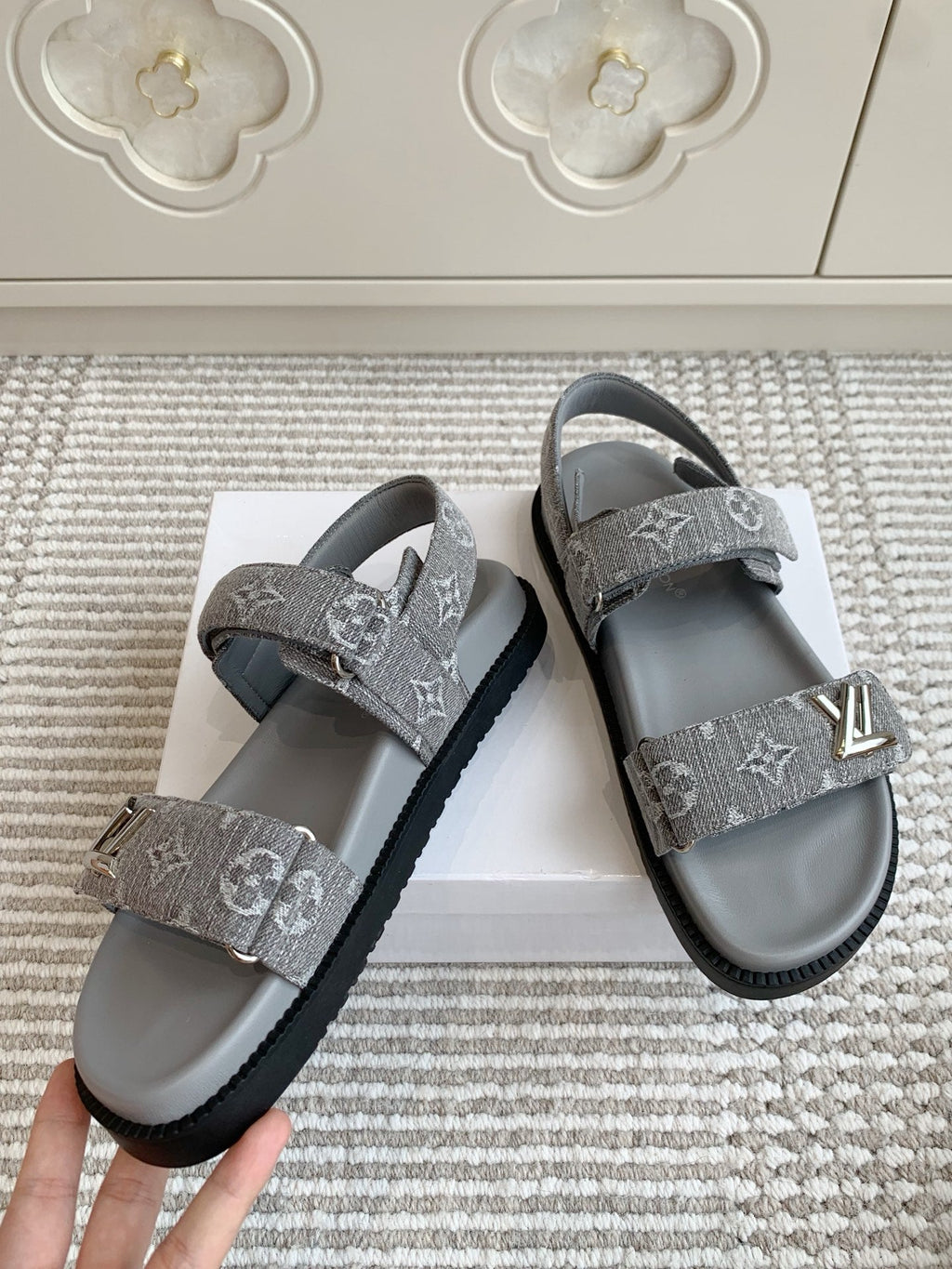 LOUIS VUITTON LV SANDALS 25S IN GREY DENIM AND CALFSKIN WITH SILVER HARDWARE