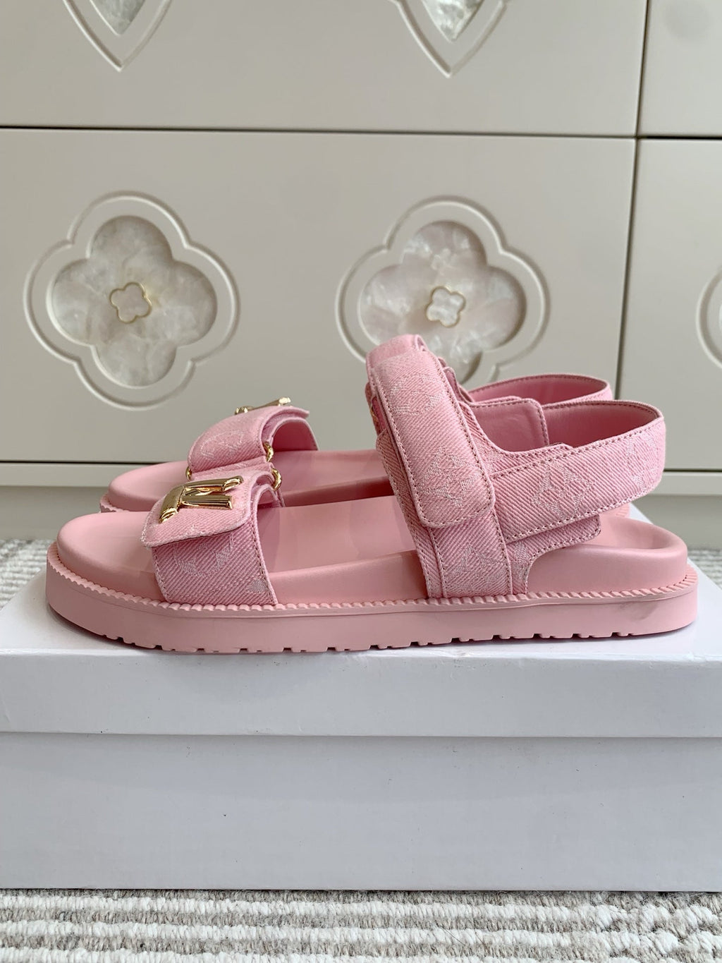 LOUIS VUITTON LV SANDALS 25S IN LIGHT PINK DENIM AND CALFSKIN WITH GOLD HARDWARE