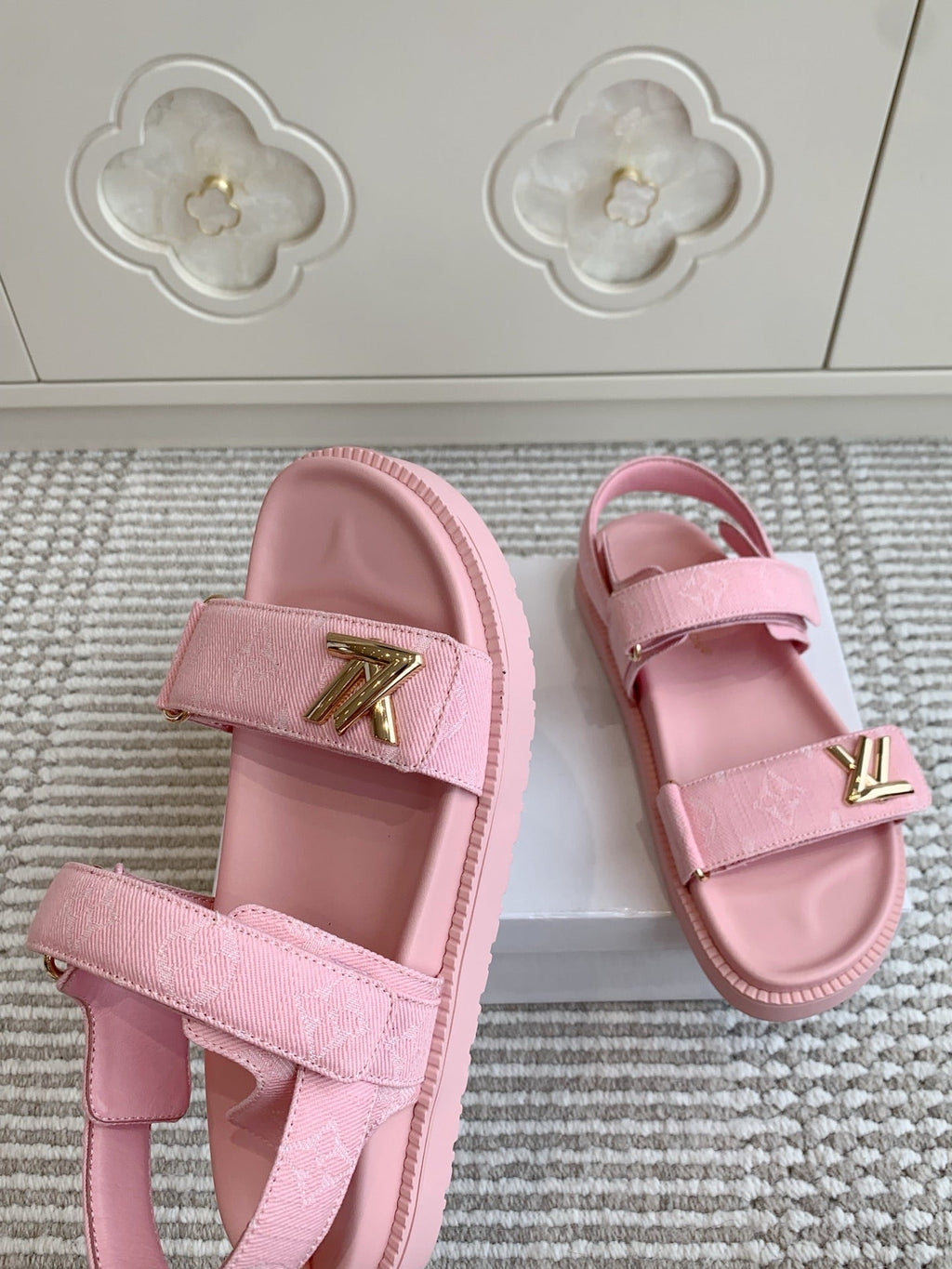 LOUIS VUITTON LV SANDALS 25S IN LIGHT PINK DENIM AND CALFSKIN WITH GOLD HARDWARE