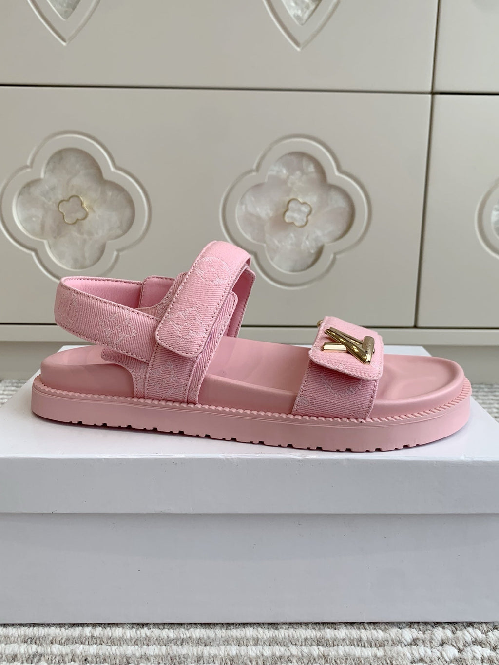 LOUIS VUITTON LV SANDALS 25S IN LIGHT PINK DENIM AND CALFSKIN WITH GOLD HARDWARE