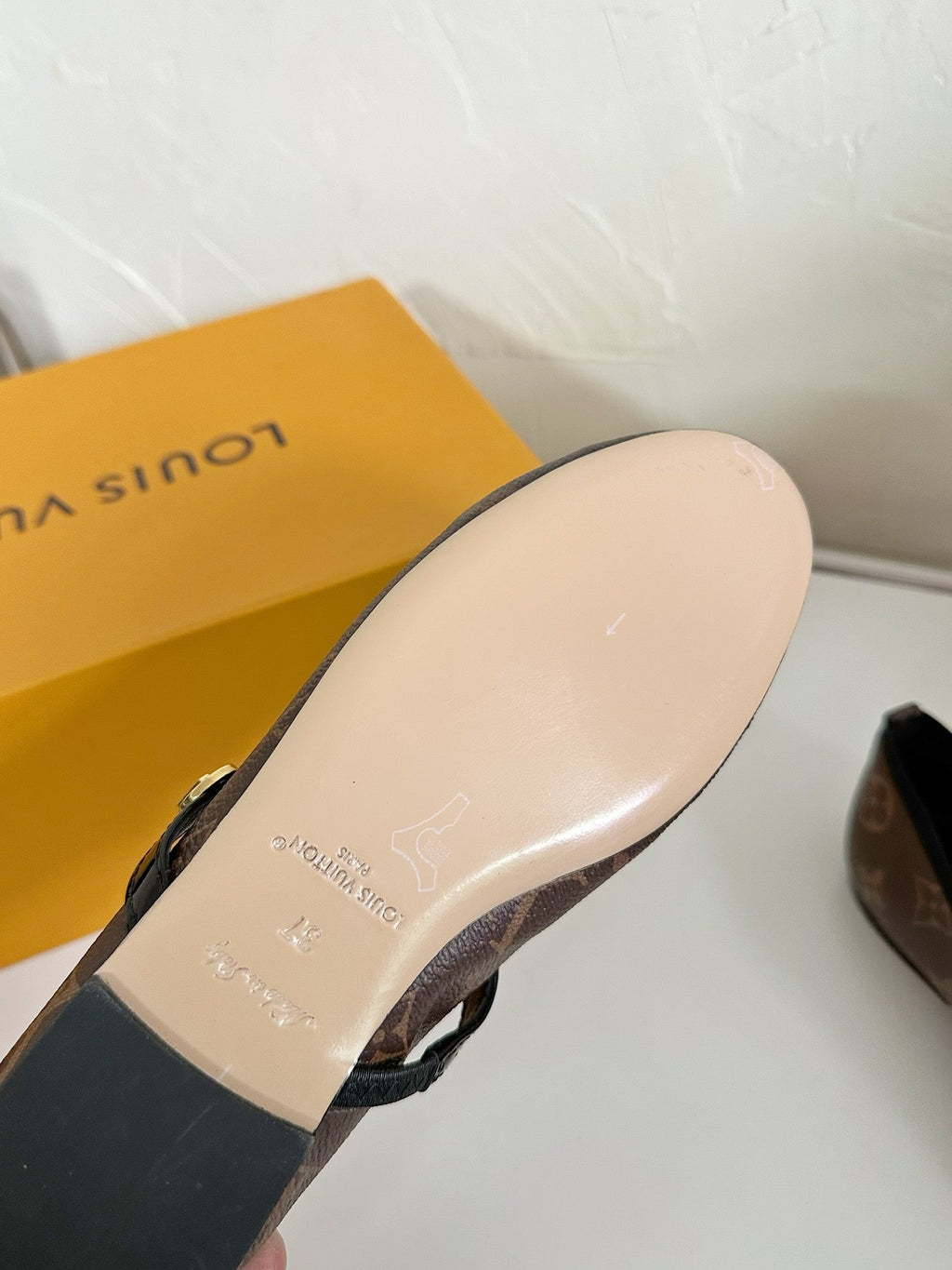 LOUIS VUITTON ROMY FLAT BALLERINA IN BROWN MONOGRAM CALFSKIN