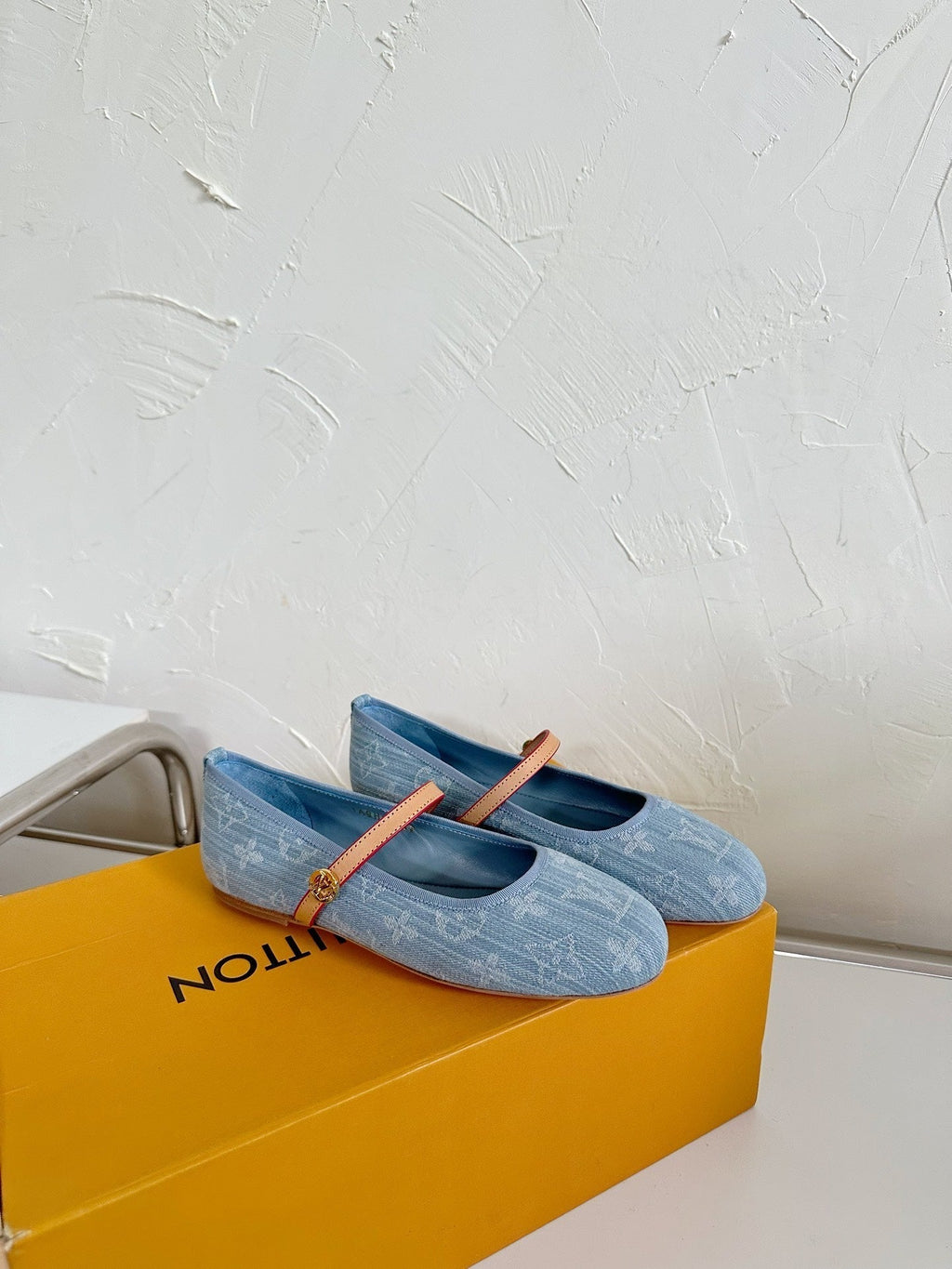 LOUIS VUITTON ROMY FLAT BALLERINA IN LIGHT BLUE MONOGRAM DENIM FABRIC