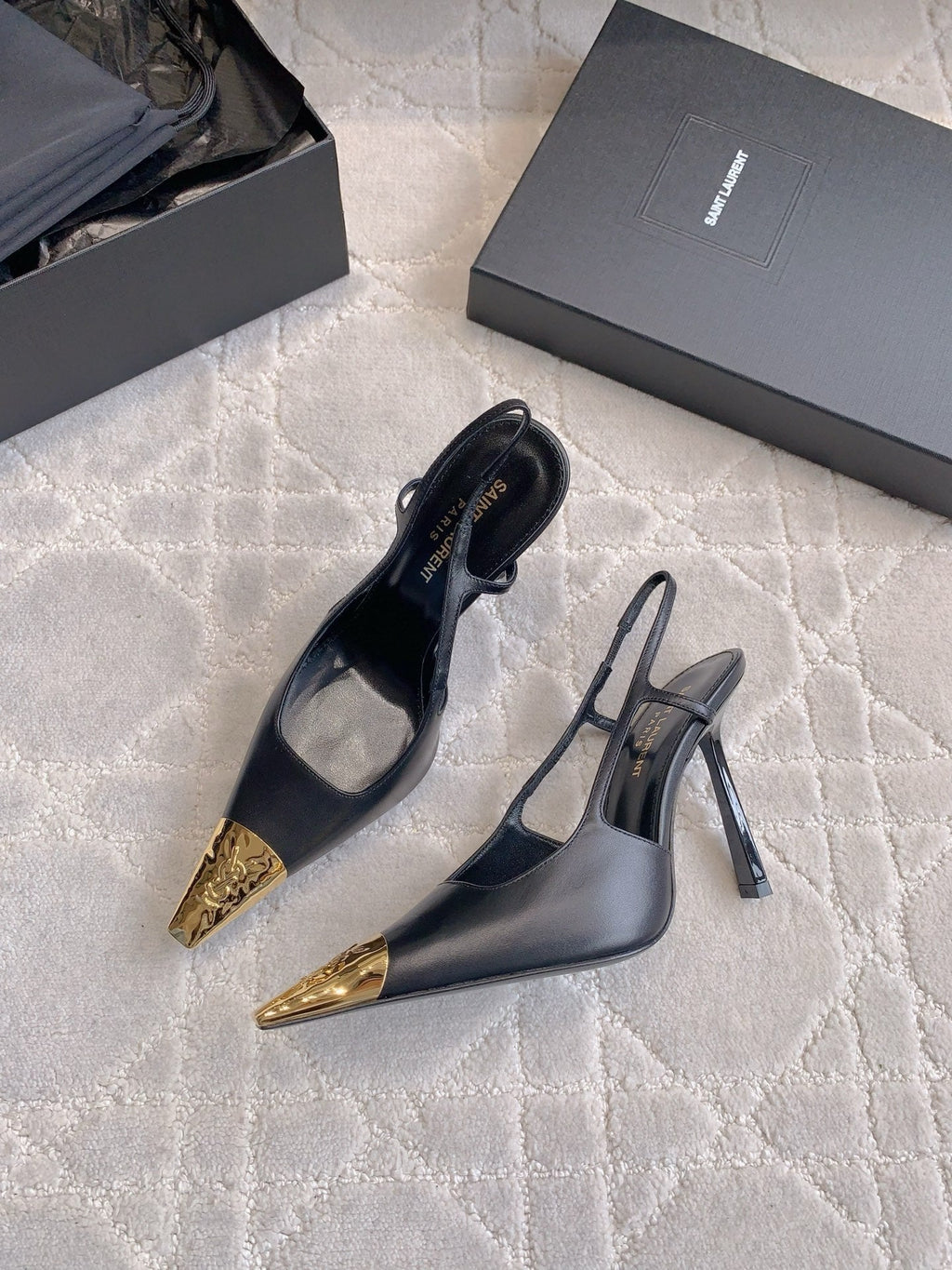 LOUIS VUITTON HIGH HEEL 10 CM SLINGBACK IN BLACK CALFSKIN WITH GOLD HARDWARE