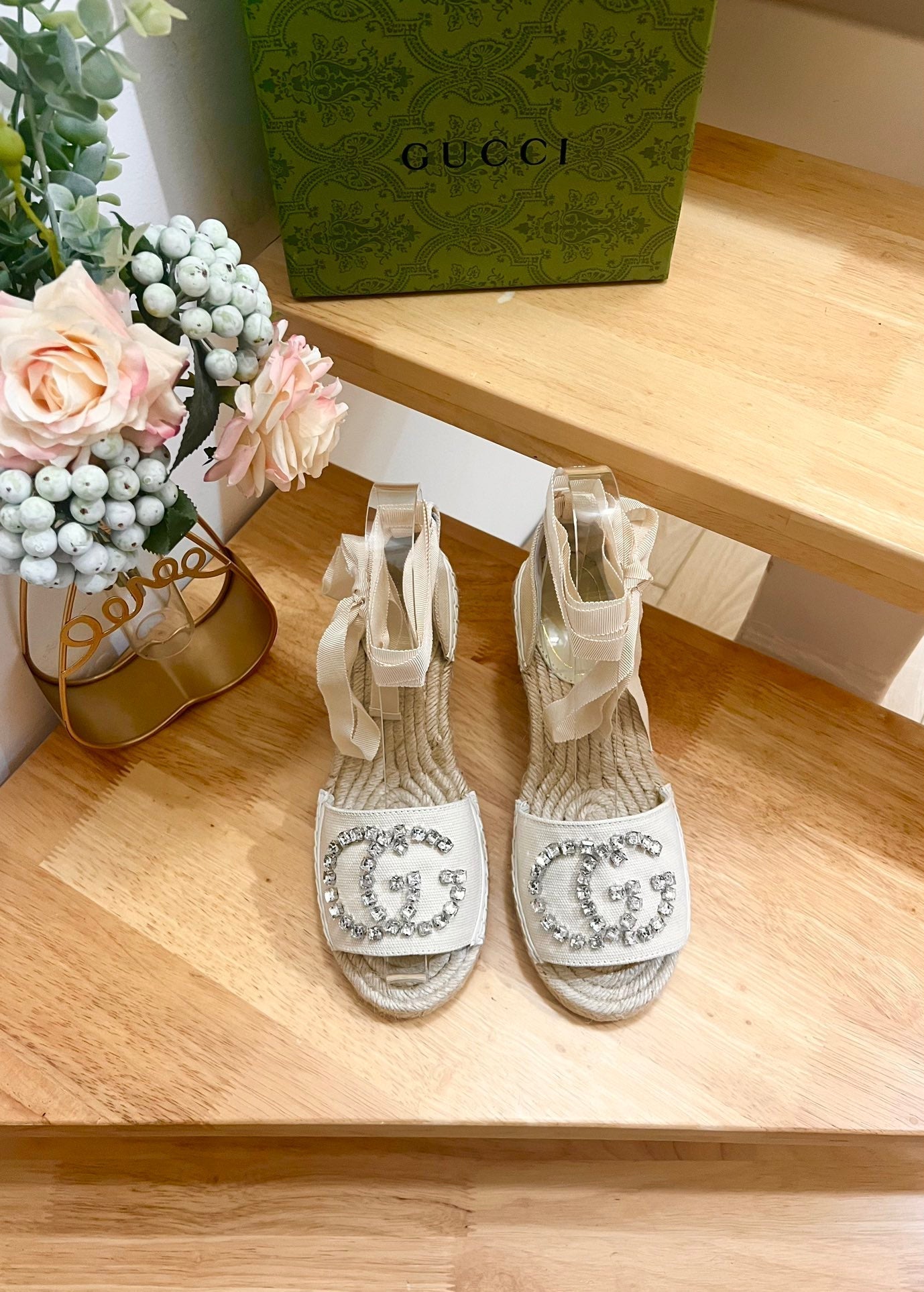 GUCCI PLATFORM WITH RHINESTONE LOGO IN CREAM BEIGE CANVAS AND STRAW LINING