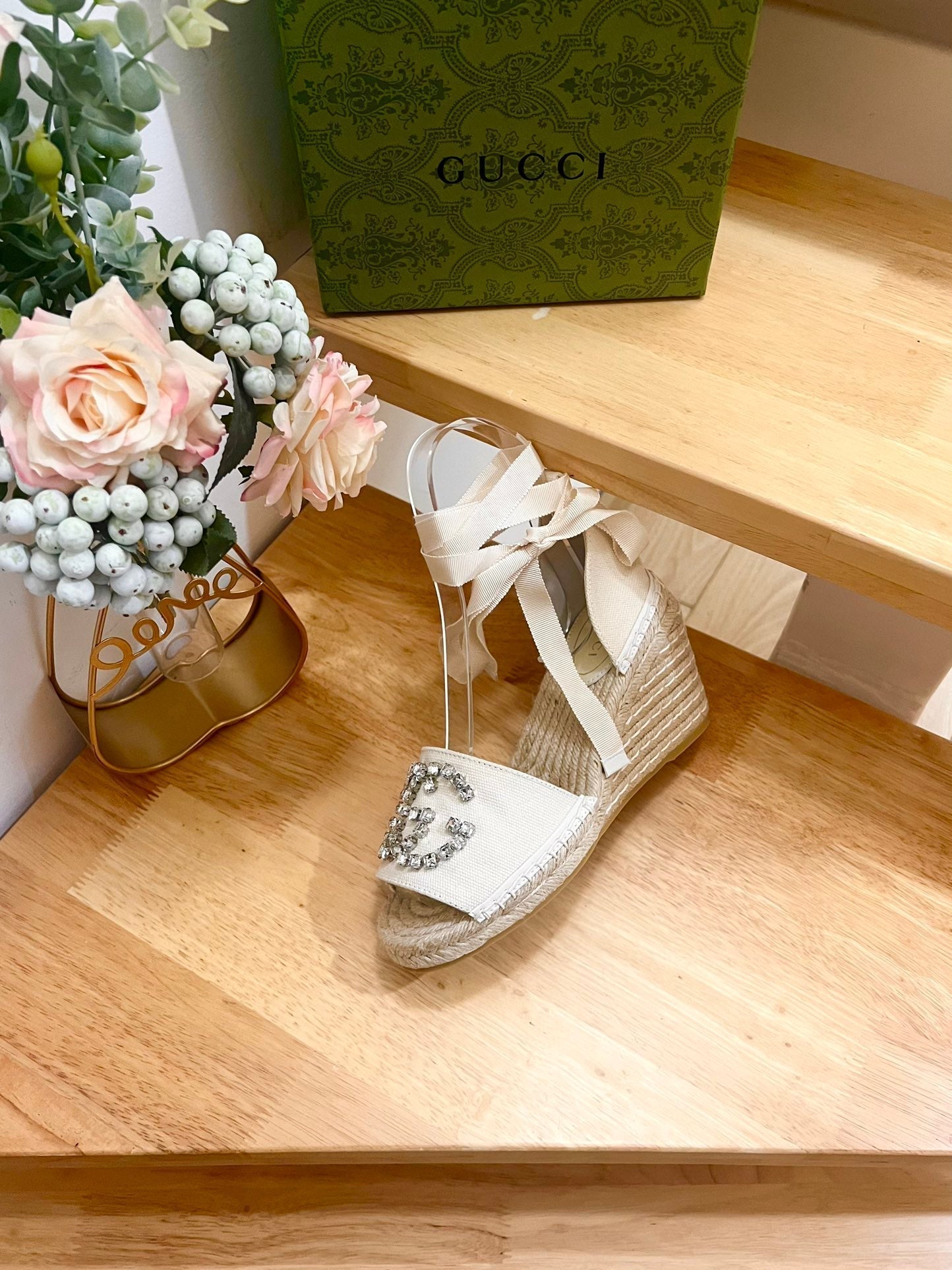 GUCCI PLATFORM WITH RHINESTONE LOGO IN CREAM BEIGE CANVAS AND STRAW LINING
