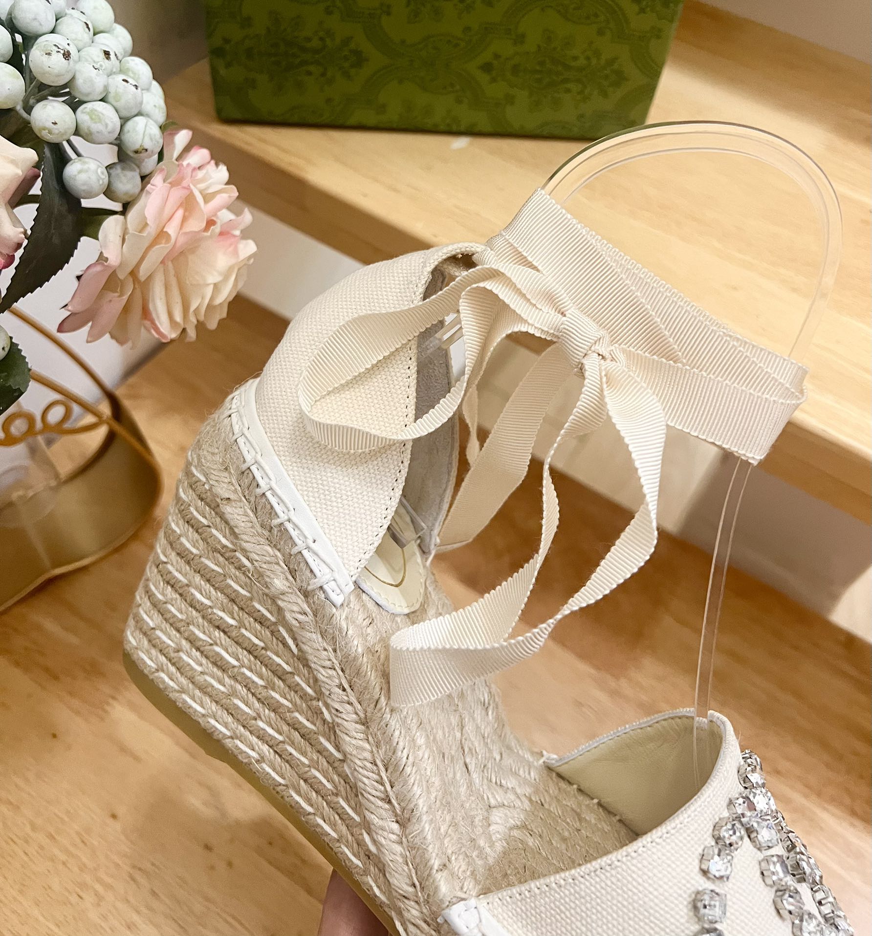 GUCCI PLATFORM WITH RHINESTONE LOGO IN CREAM BEIGE CANVAS AND STRAW LINING