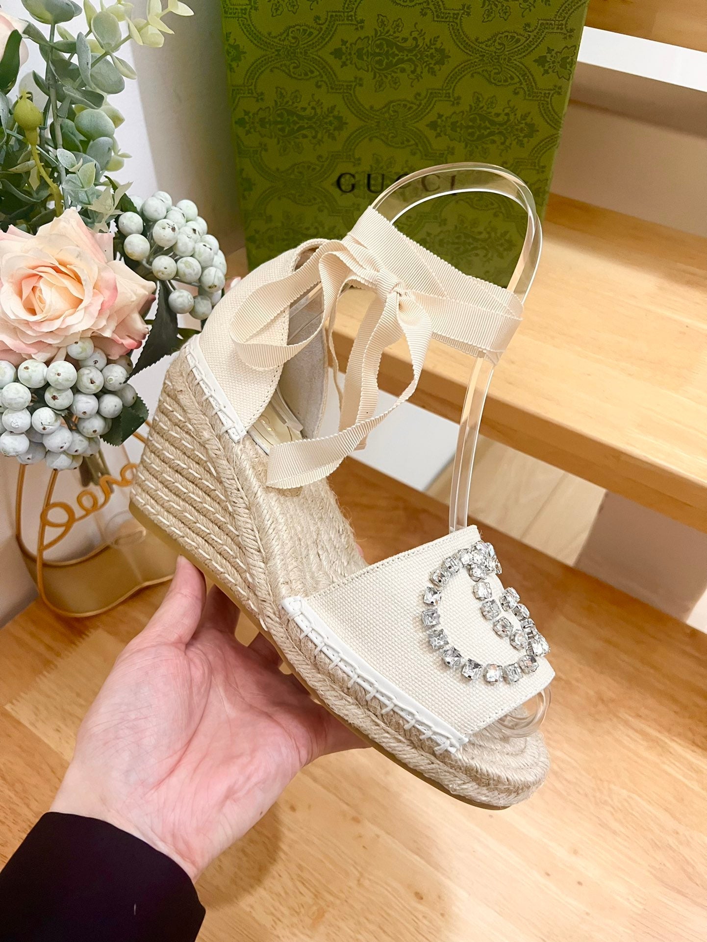 GUCCI PLATFORM WITH RHINESTONE LOGO IN CREAM BEIGE CANVAS AND STRAW LINING