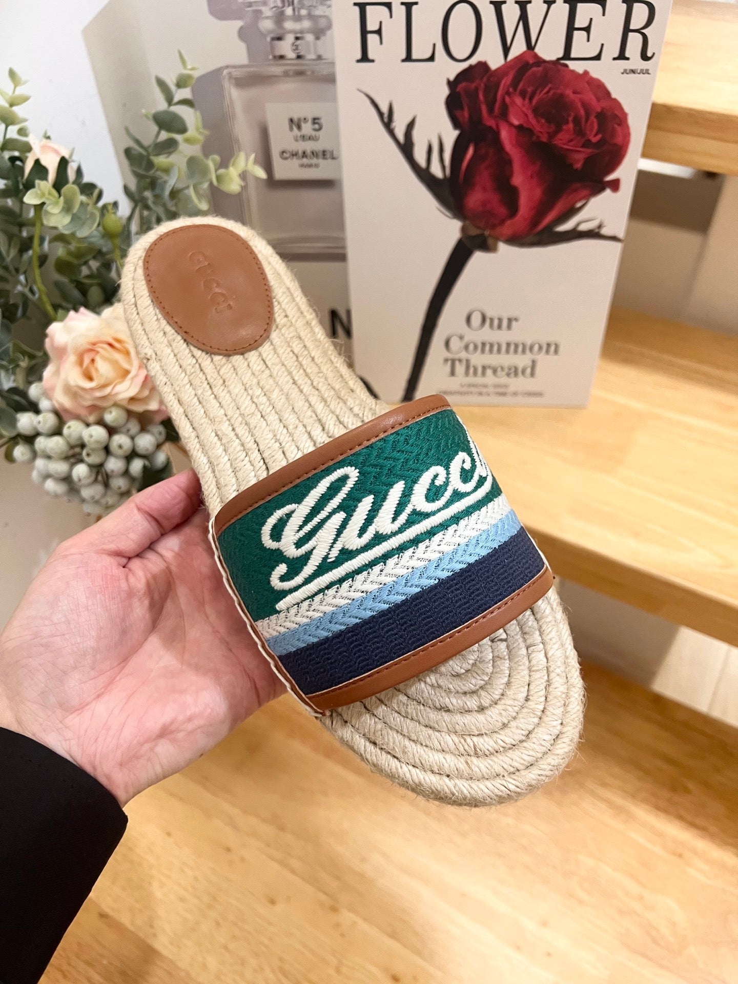 GUCCI SLIDES IN MULTICOLOR RAFFIA