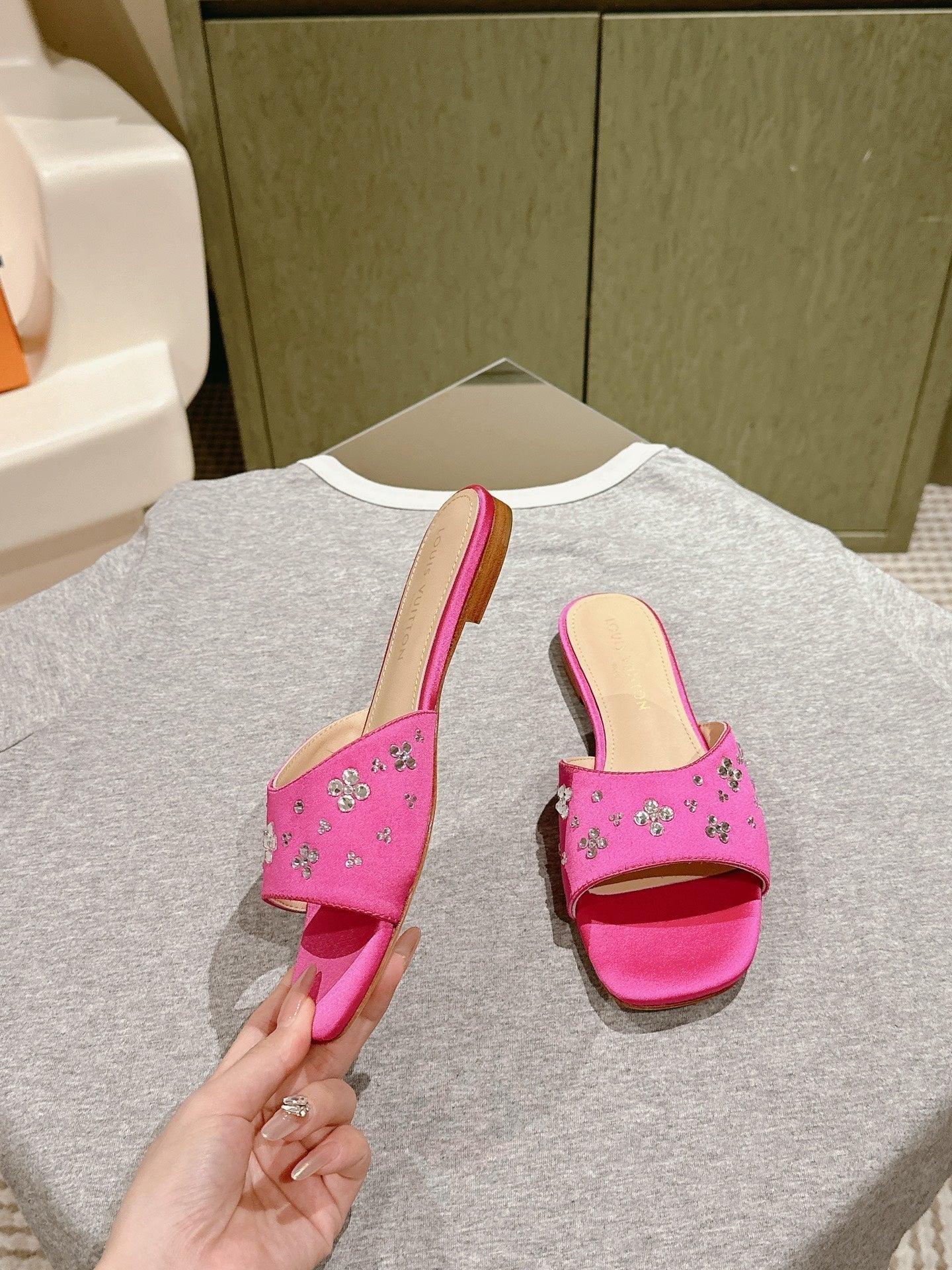 LOUIS VUITTON LV WOMEN FLAT MULE IN DEEP PINK SATIN WITH RHINESTONE