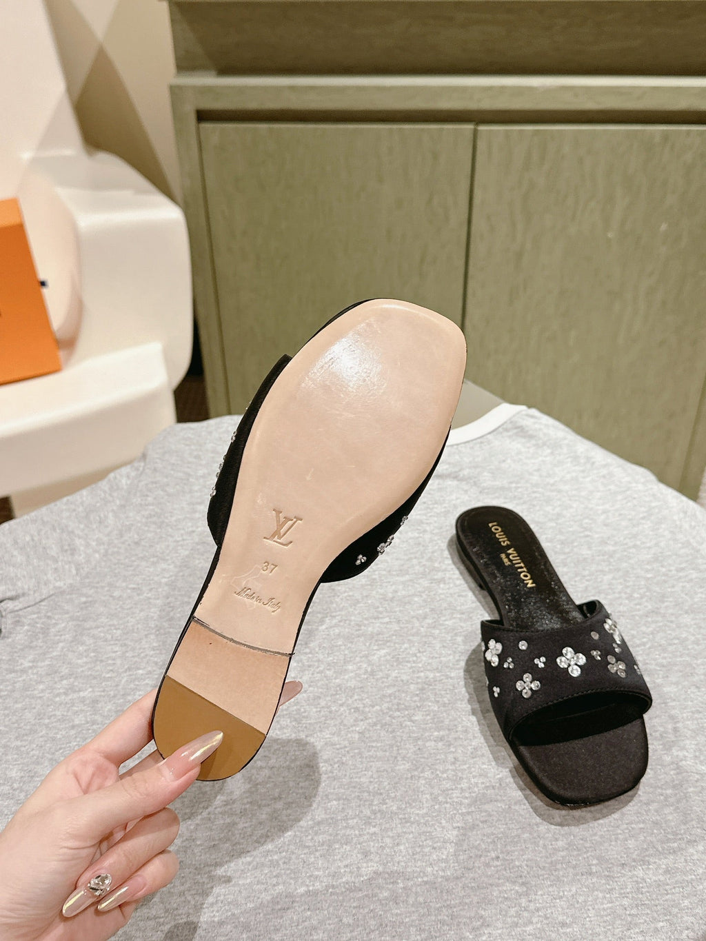 LOUIS VUITTON LV WOMEN FLAT MULE IN BLACK SATIN WITH RHINESTONE