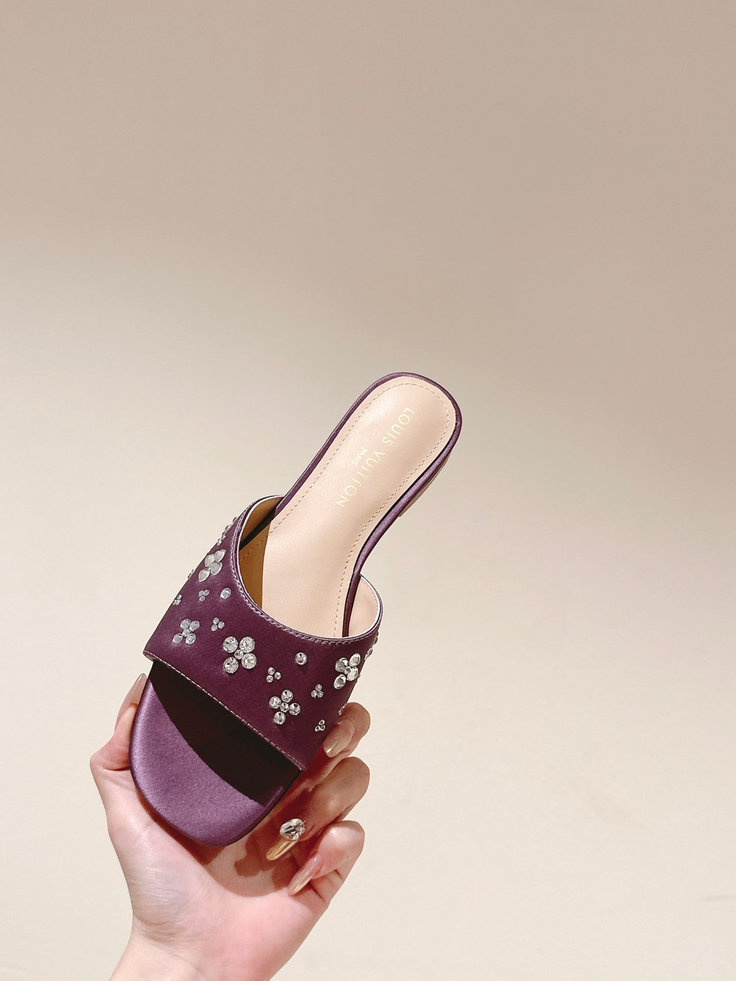 LOUIS VUITTON LV WOMEN FLAT MULE IN MAUVE PURPLE SATIN WITH RHINESTONE